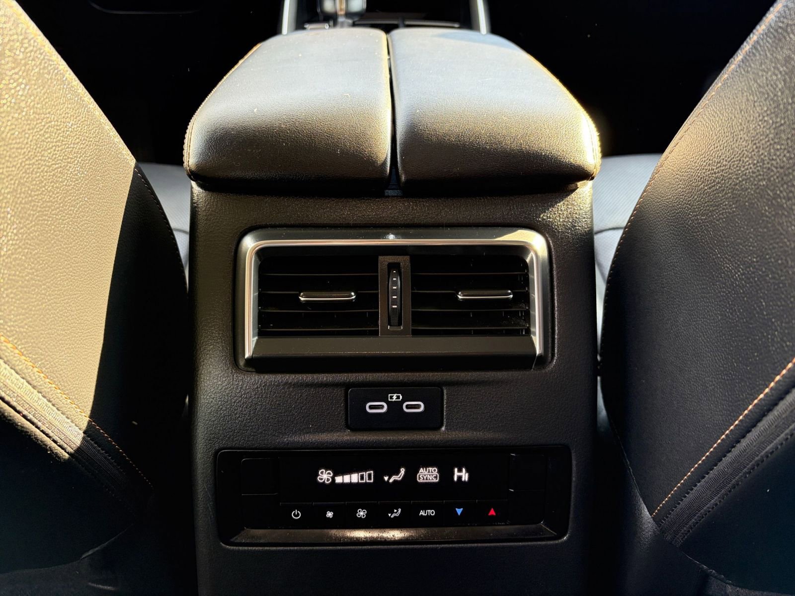 Thumbnail: 2025 Mazda CX-70 - 24