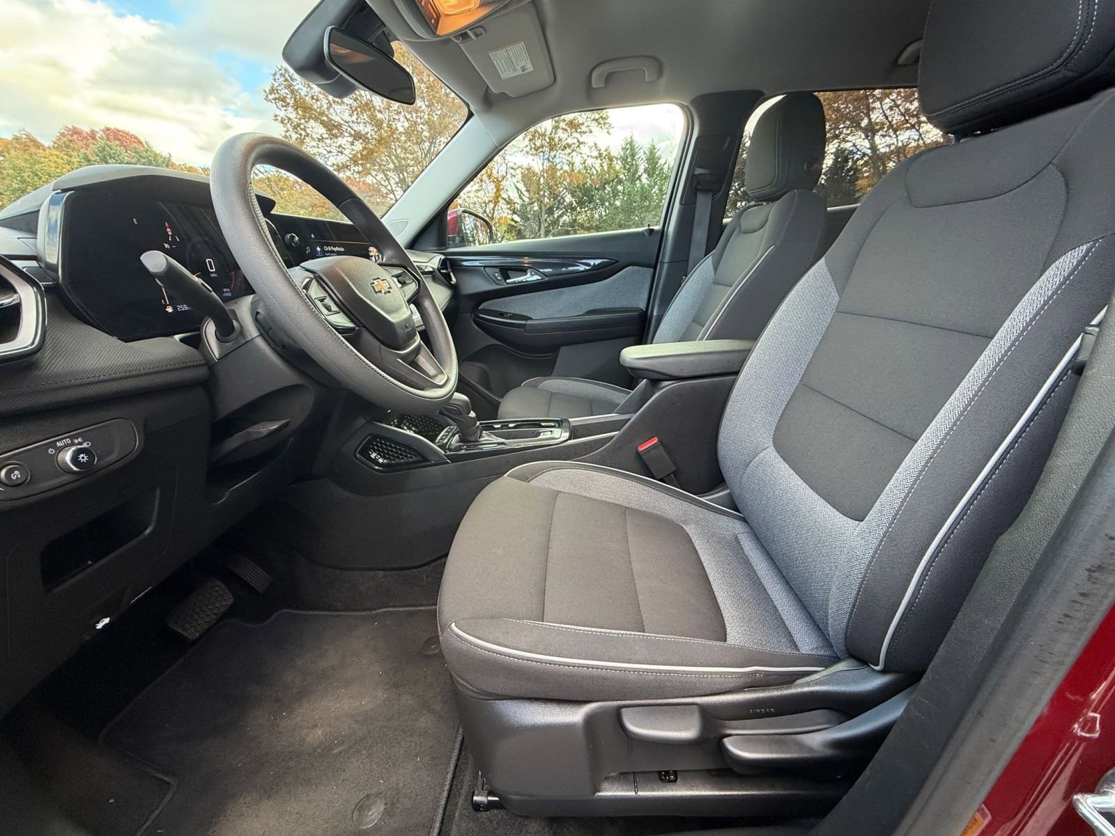 Thumbnail: 2025 Chevrolet TrailBlazer - 24