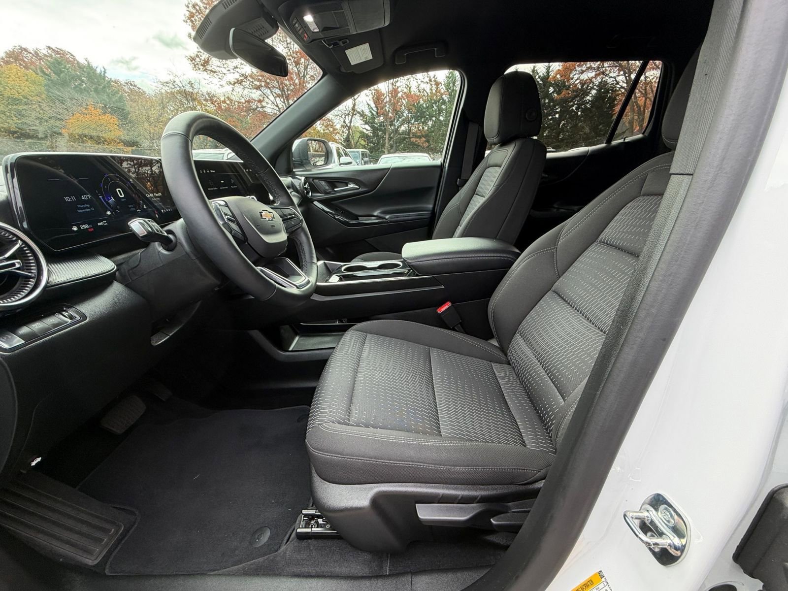 Thumbnail: 2025 Chevrolet Equinox - 25