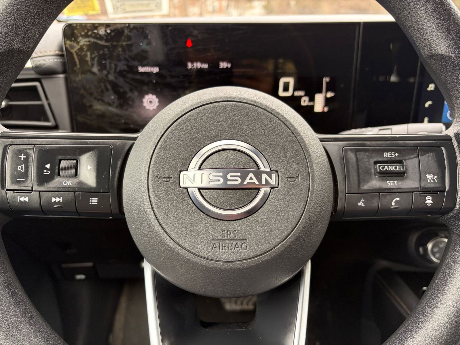 Thumbnail: 2025 Nissan Kicks - 25