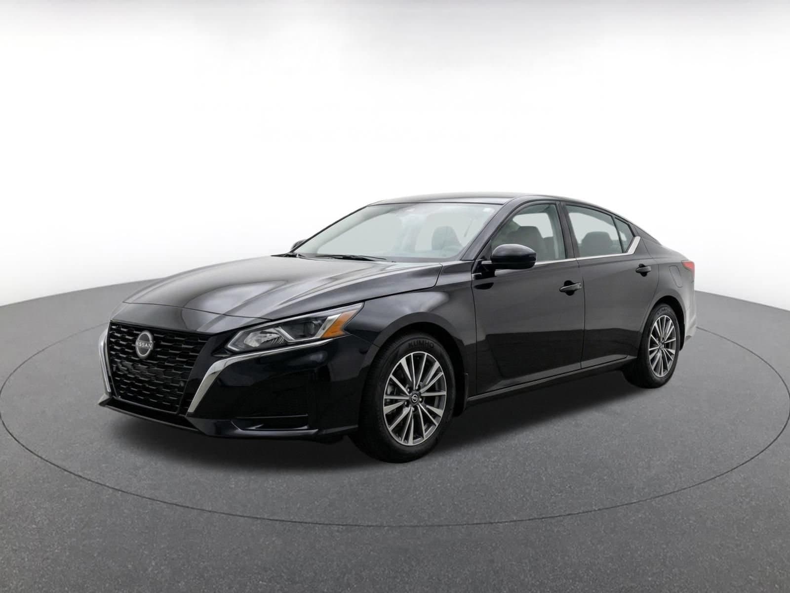 Thumbnail: 2025 Nissan Altima - 3