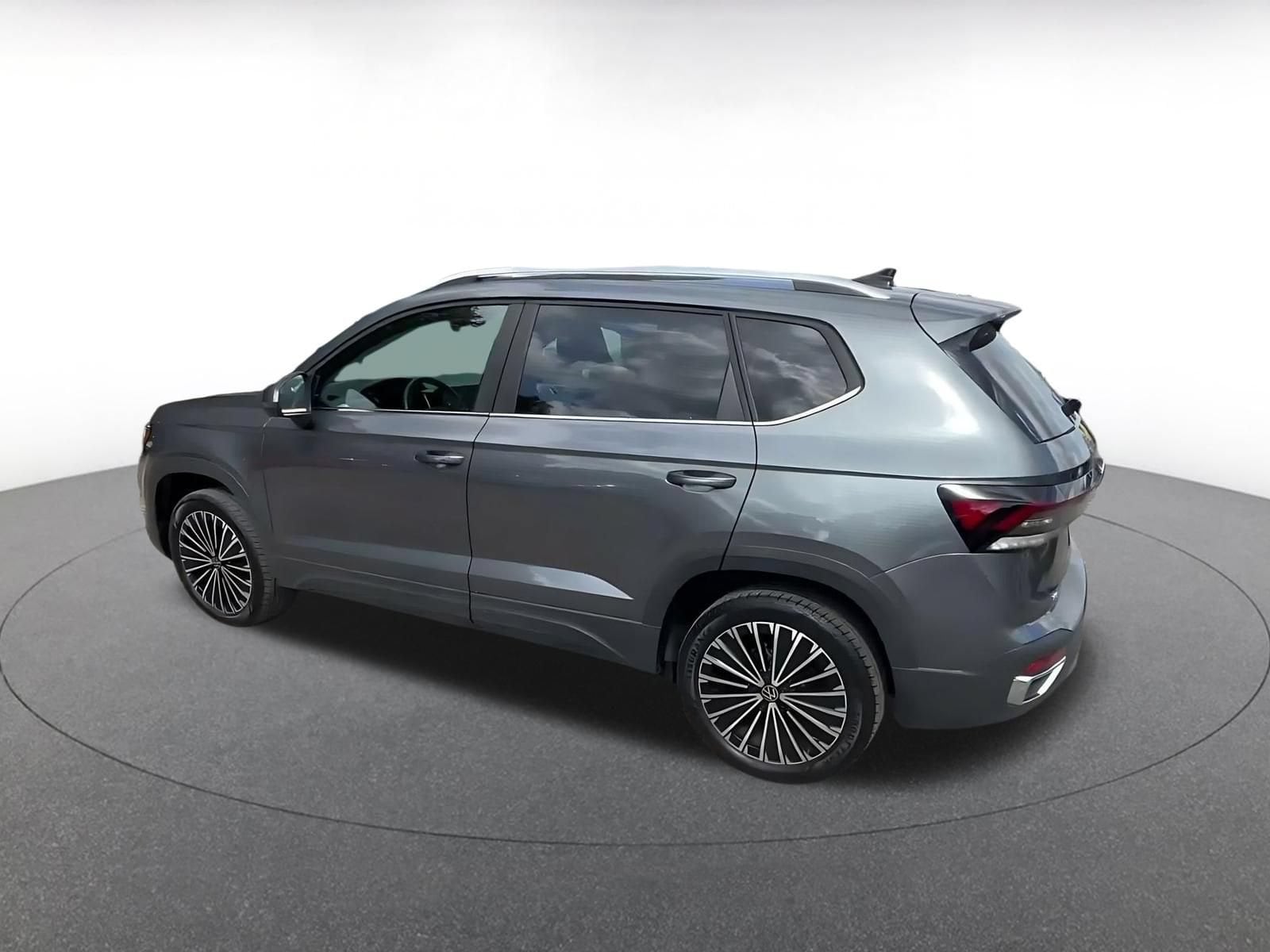 Thumbnail: 2026 Volkswagen Taos - 9