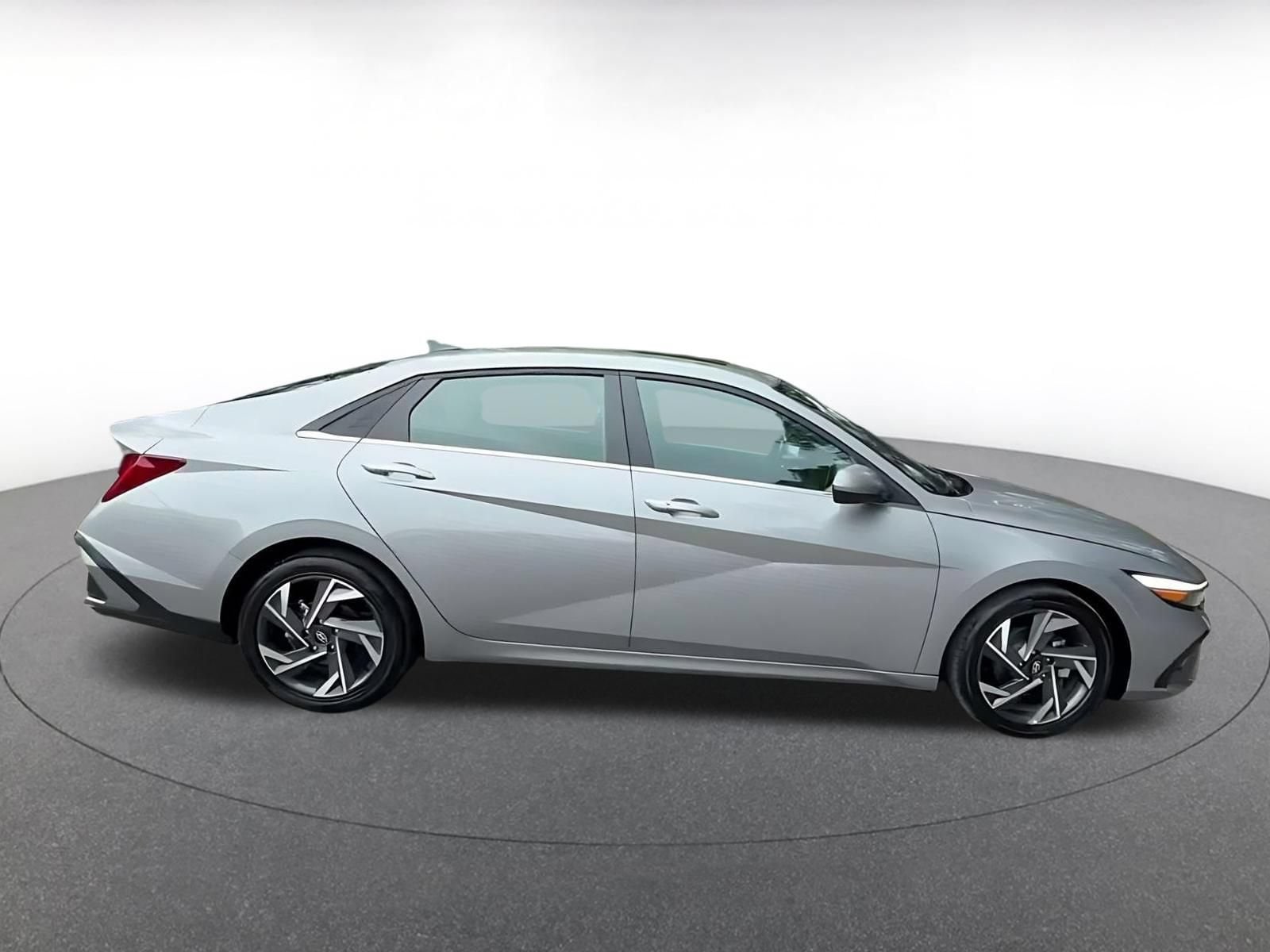 Thumbnail: 2025 Hyundai Elantra - 8
