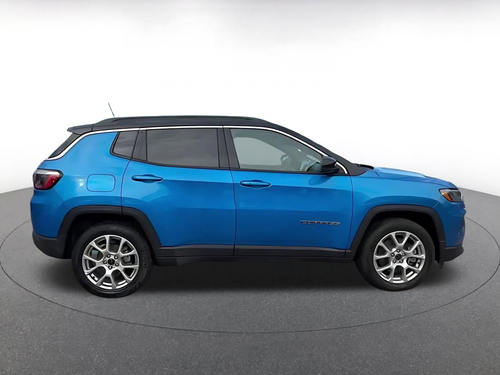 Thumbnail: 2025 Jeep Compass - 16