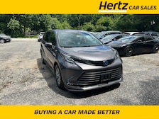 2022 Toyota Sienna XLE -
                Smithtown, NY