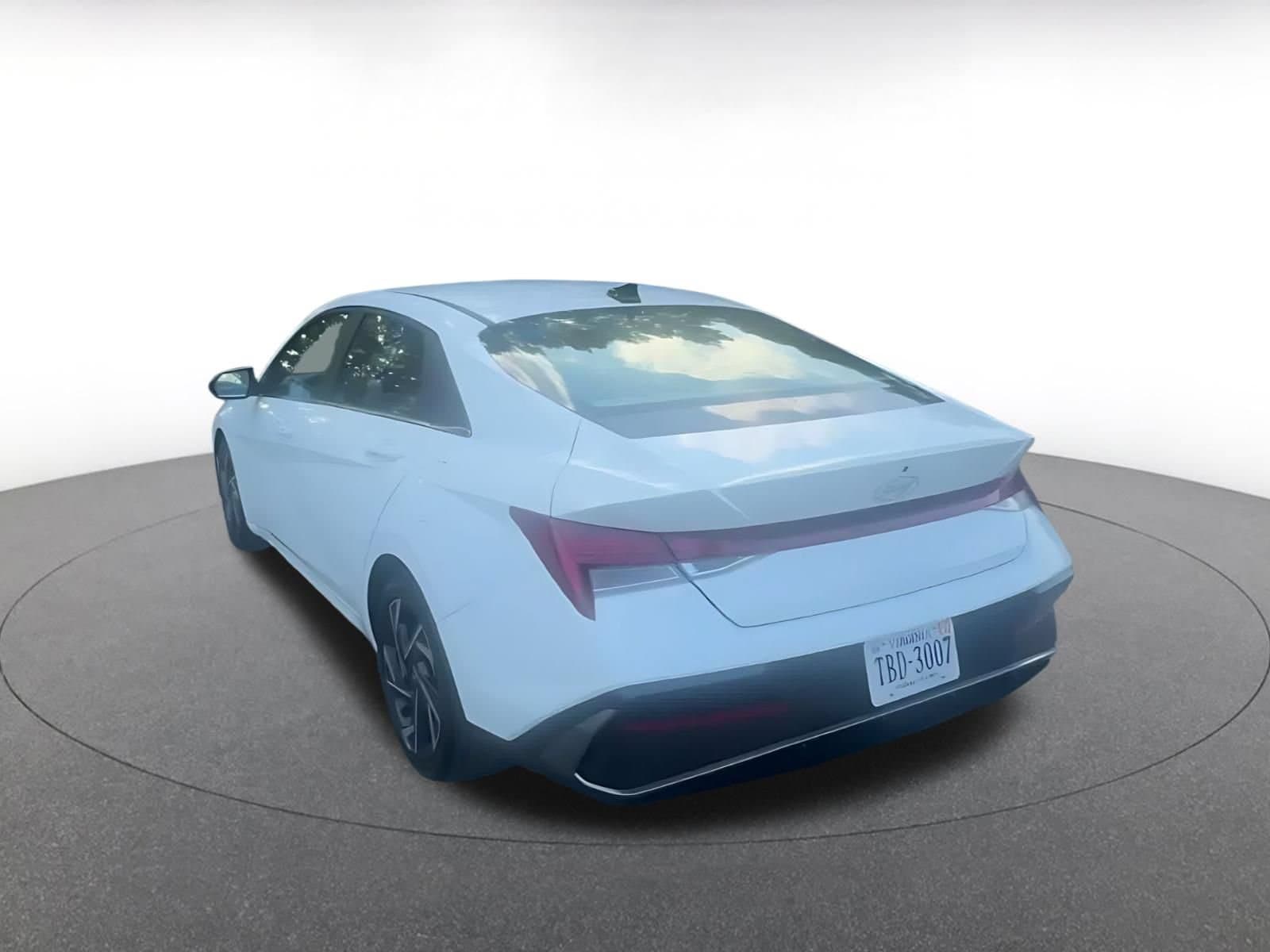 Thumbnail: 2025 Hyundai Elantra - 10