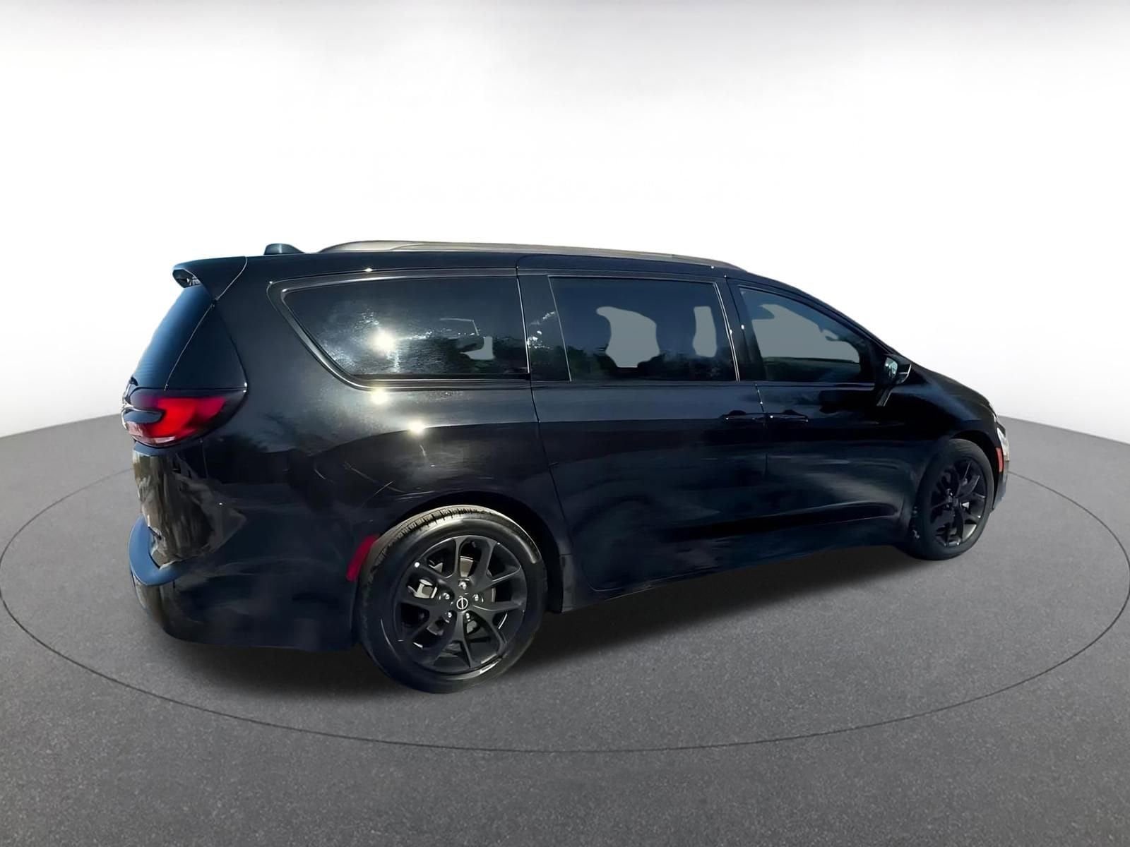 Thumbnail: 2025 Chrysler Pacifica - 15