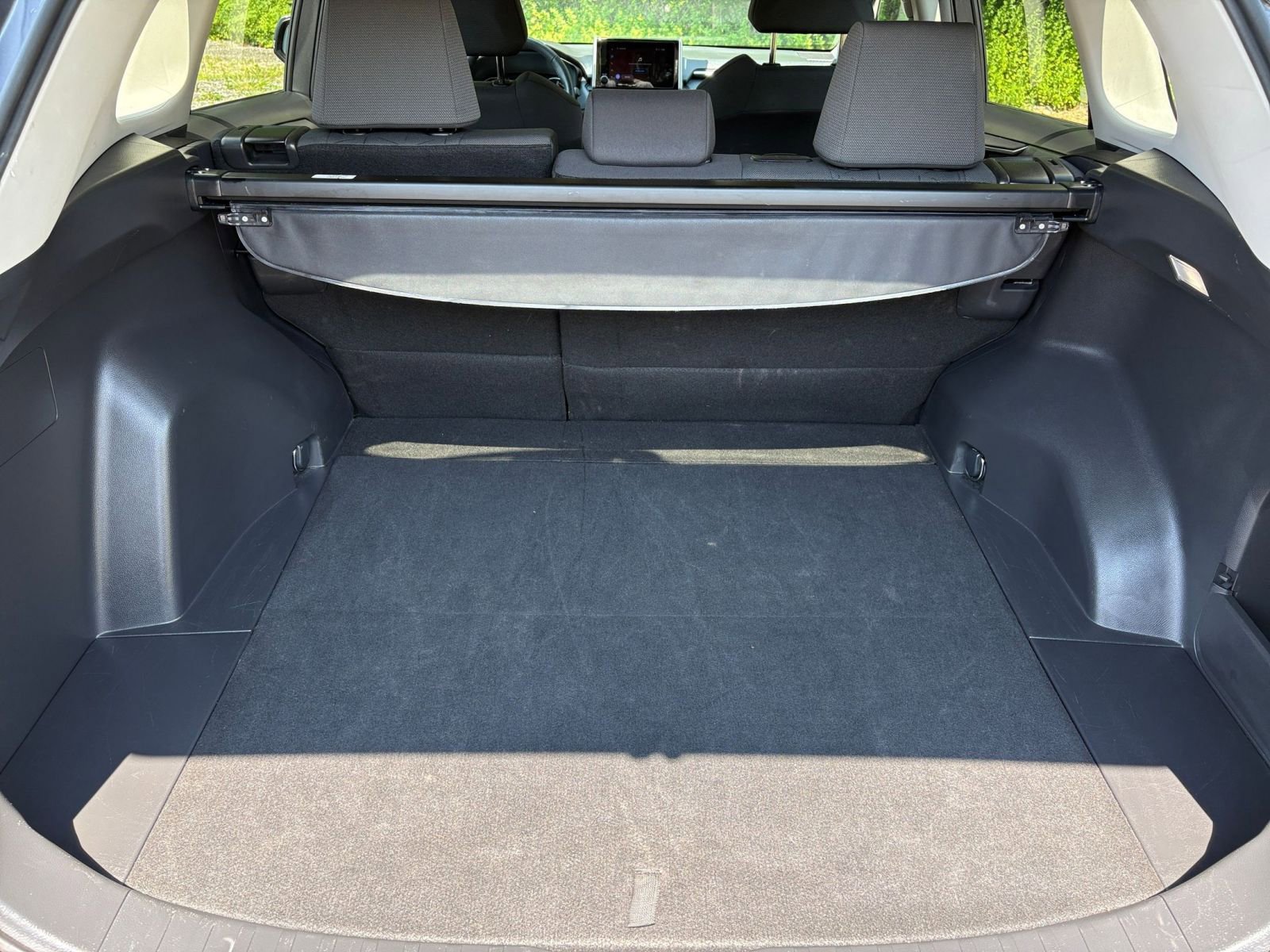 Thumbnail: 2024 Toyota RAV4 - 31