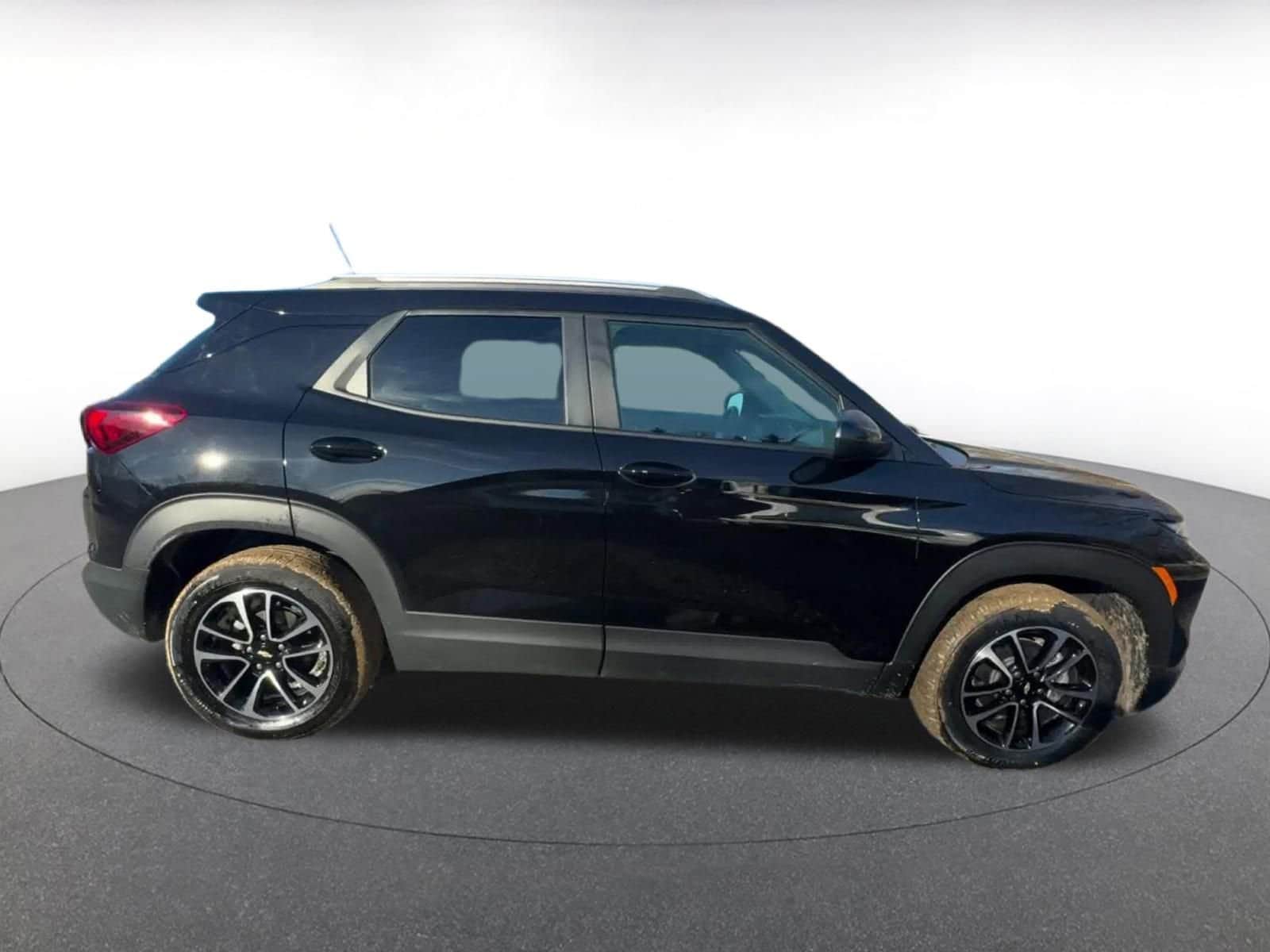 Thumbnail: 2025 Chevrolet TrailBlazer - 16