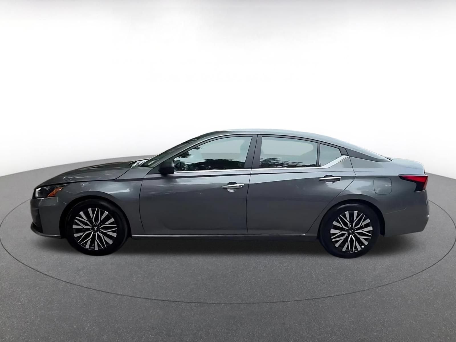 Thumbnail: 2025 Nissan Altima - 9