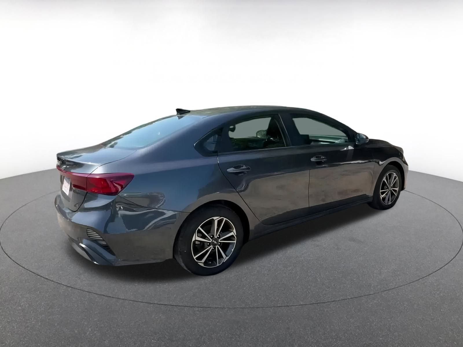 Thumbnail: 2023 Kia Forte - 15