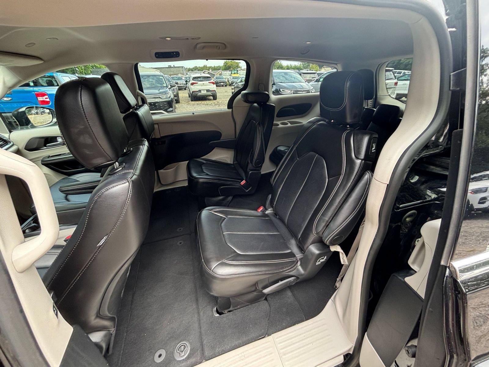 Thumbnail: 2024 Chrysler Pacifica - 27