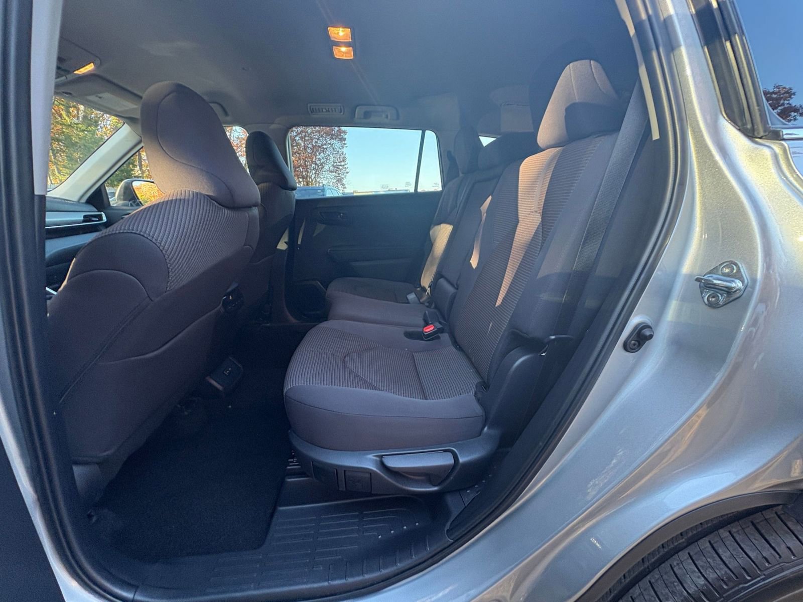 Thumbnail: 2025 Toyota Highlander - 21