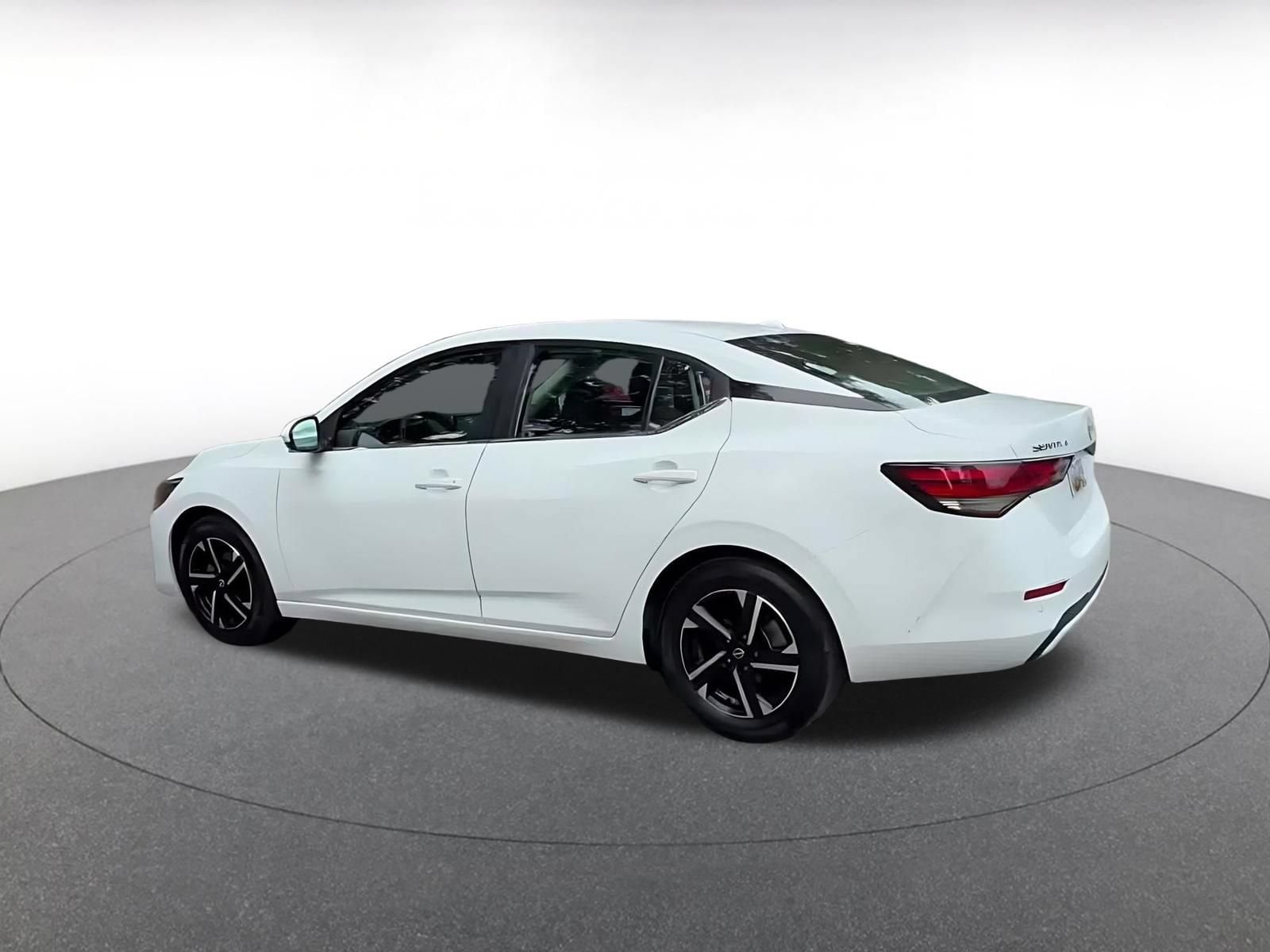 Thumbnail: 2025 Nissan Sentra - 10