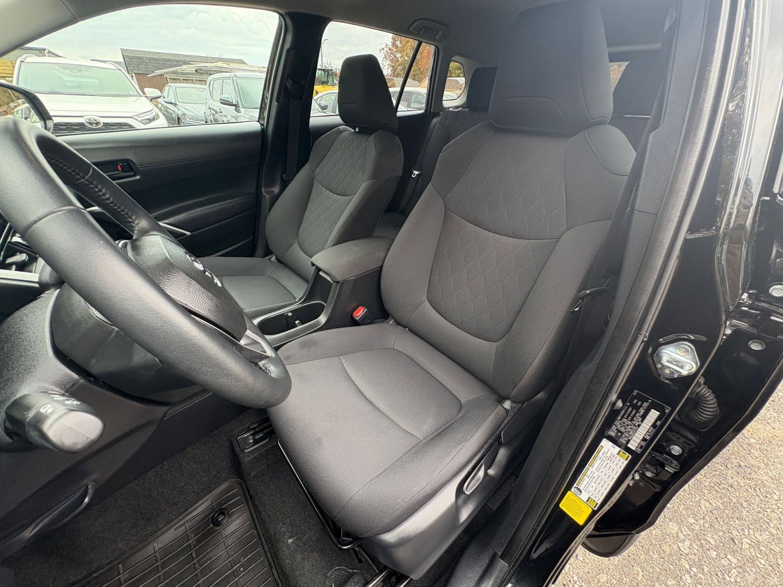 Thumbnail: 2025 Toyota Corolla Cross - 33