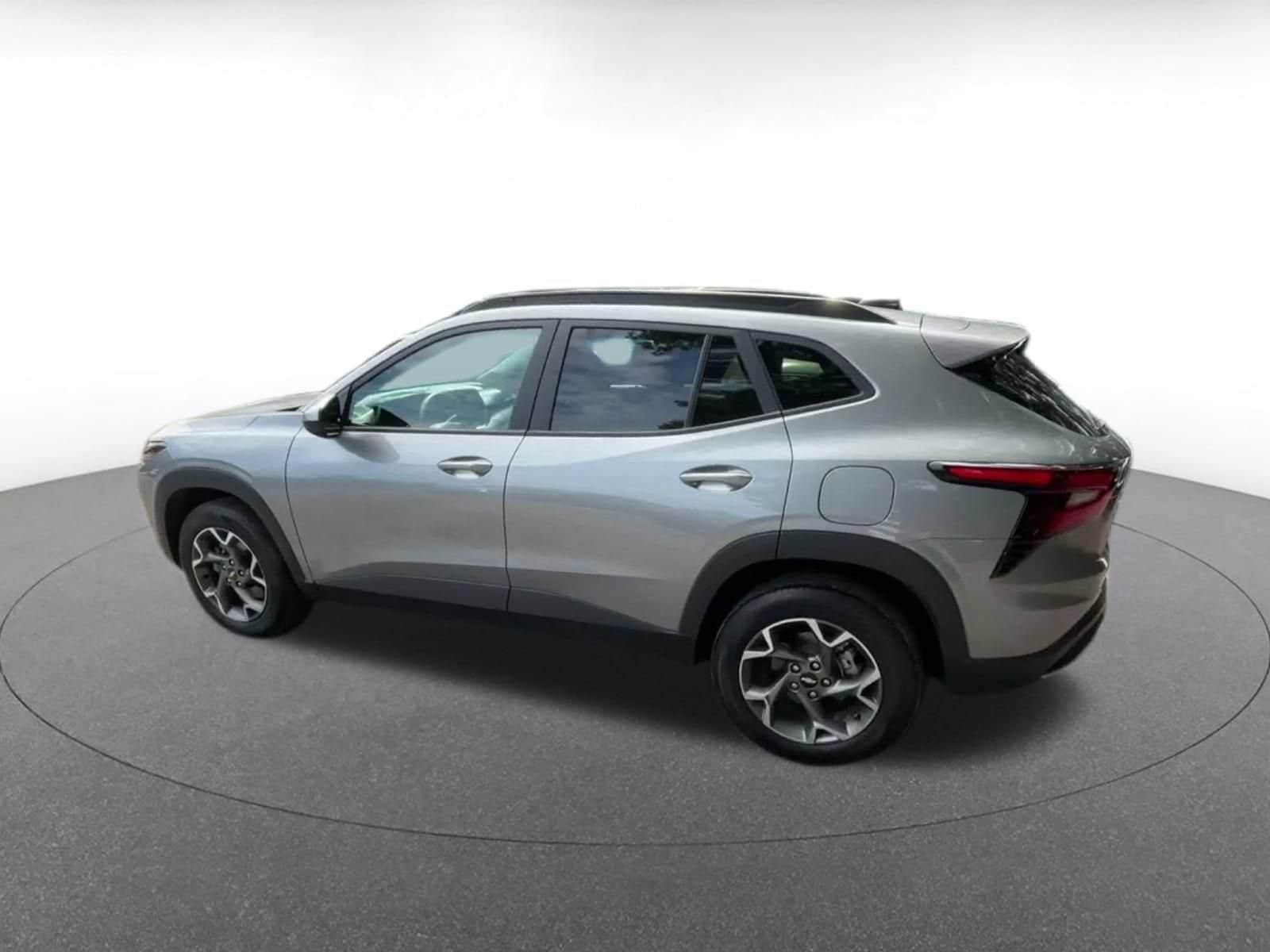 Thumbnail: 2025 Chevrolet Trax - 8