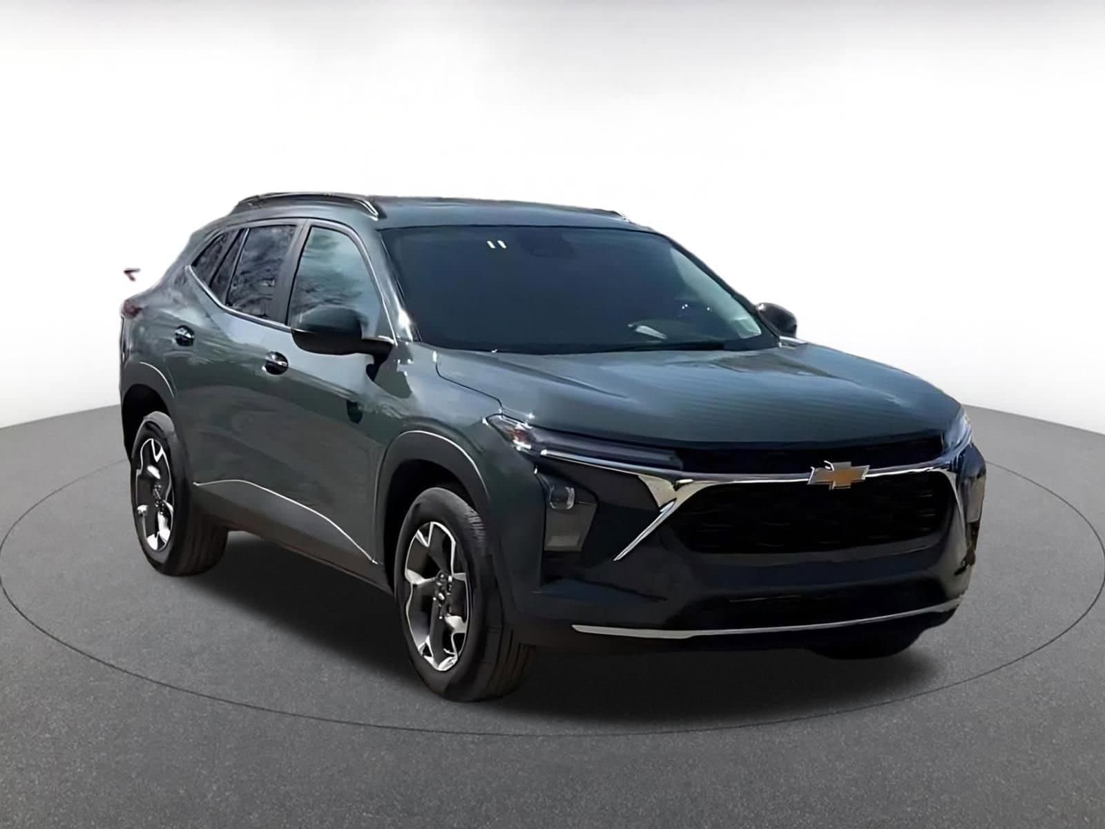 Thumbnail: 2025 Chevrolet Trax - 3