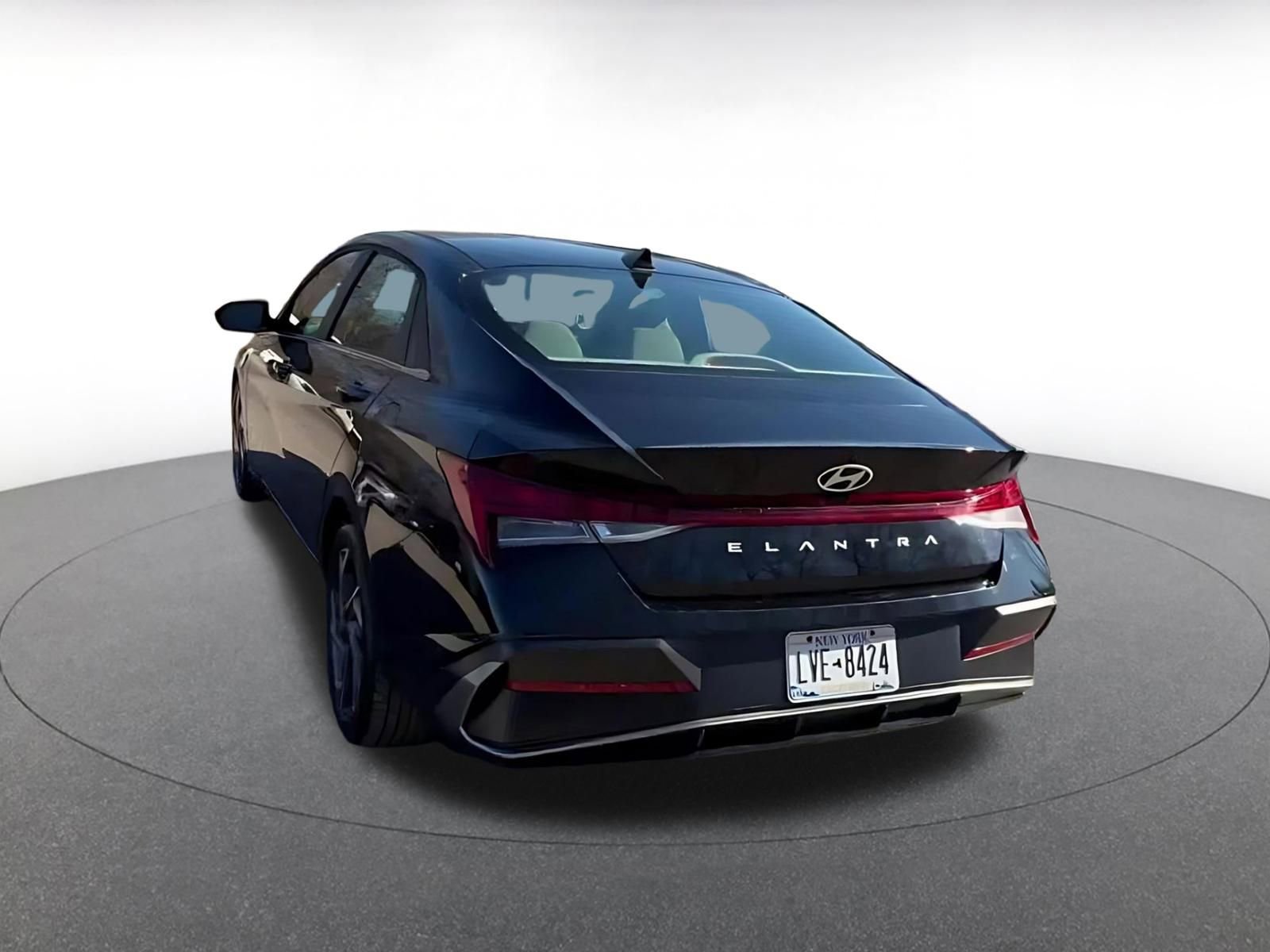 Thumbnail: 2025 Hyundai Elantra - 11