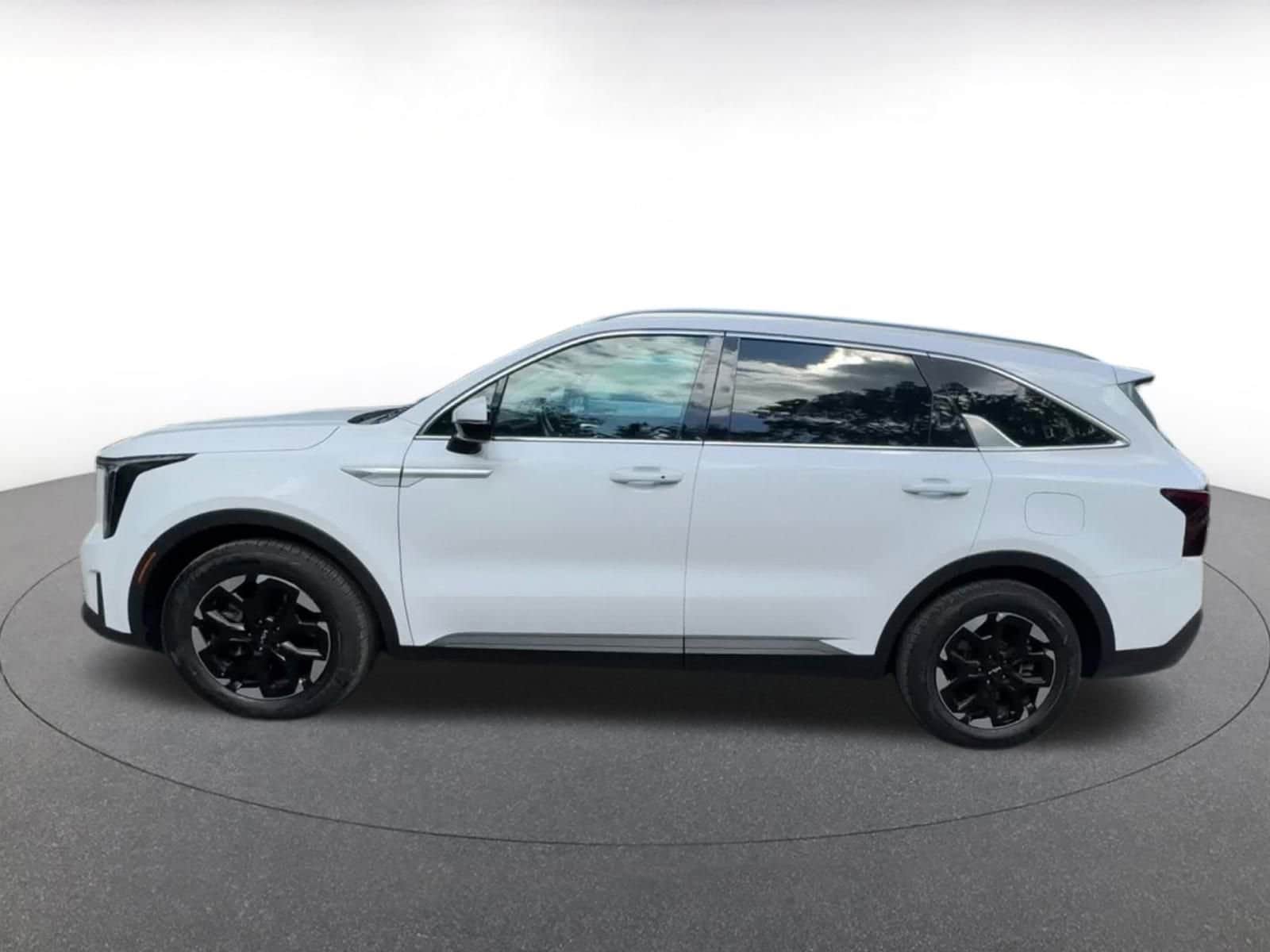 Thumbnail: 2024 Kia Sorento - 8