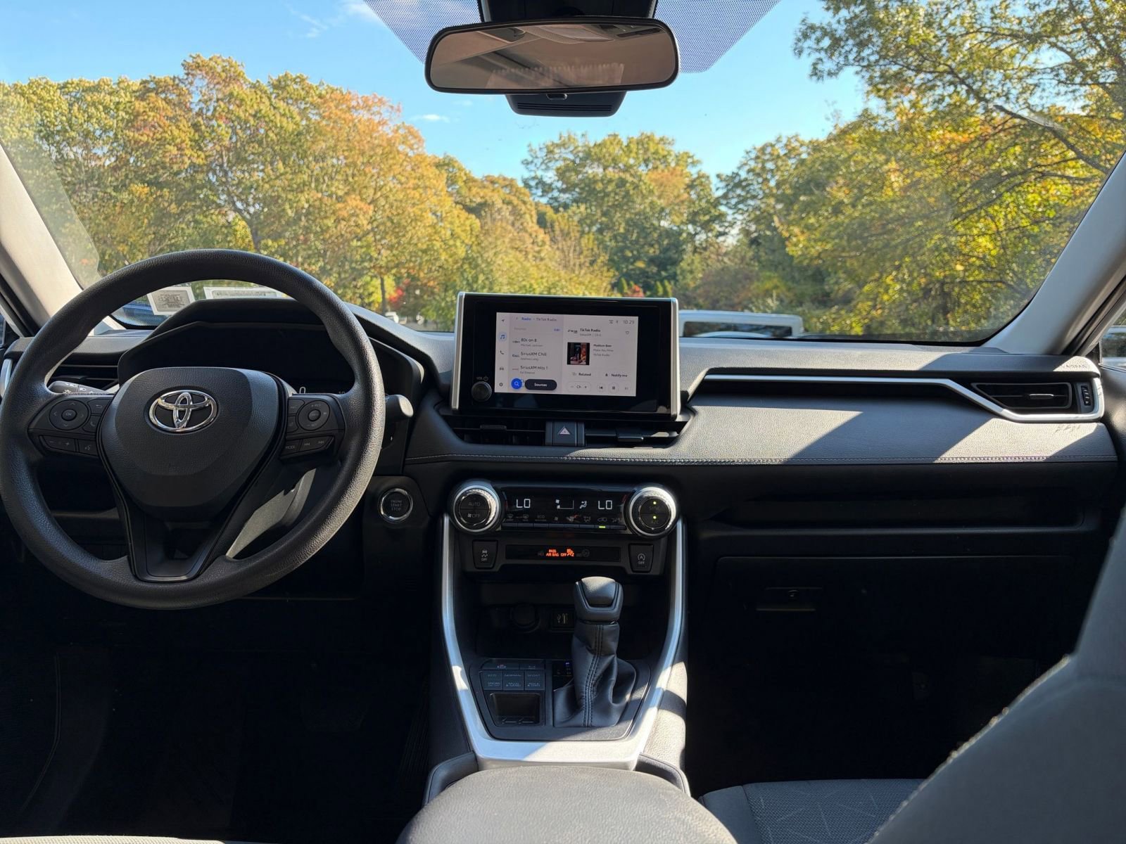 Thumbnail: 2025 Toyota RAV4 - 33