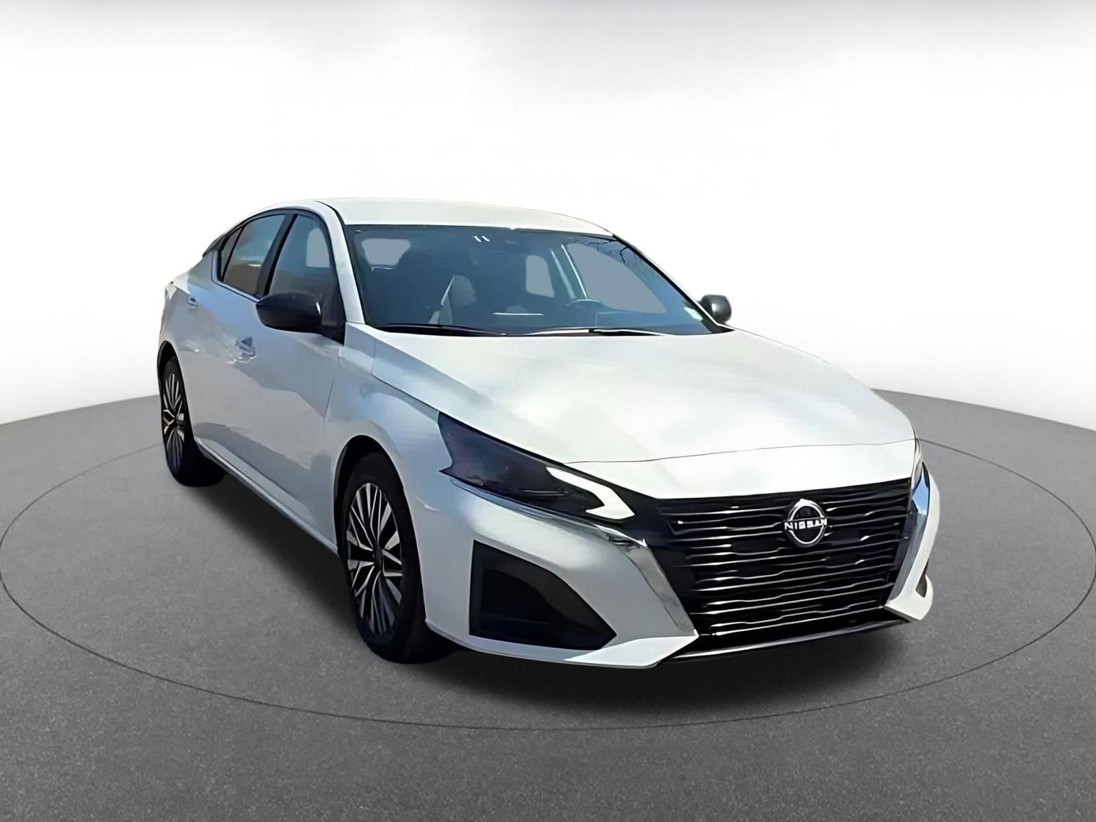 Thumbnail: 2025 Nissan Altima - 3