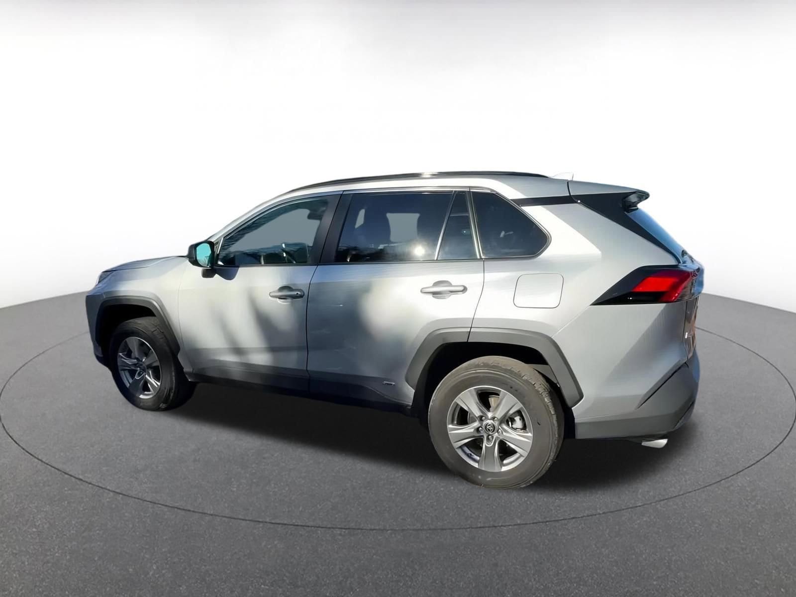 Thumbnail: 2025 Toyota RAV4 - 10