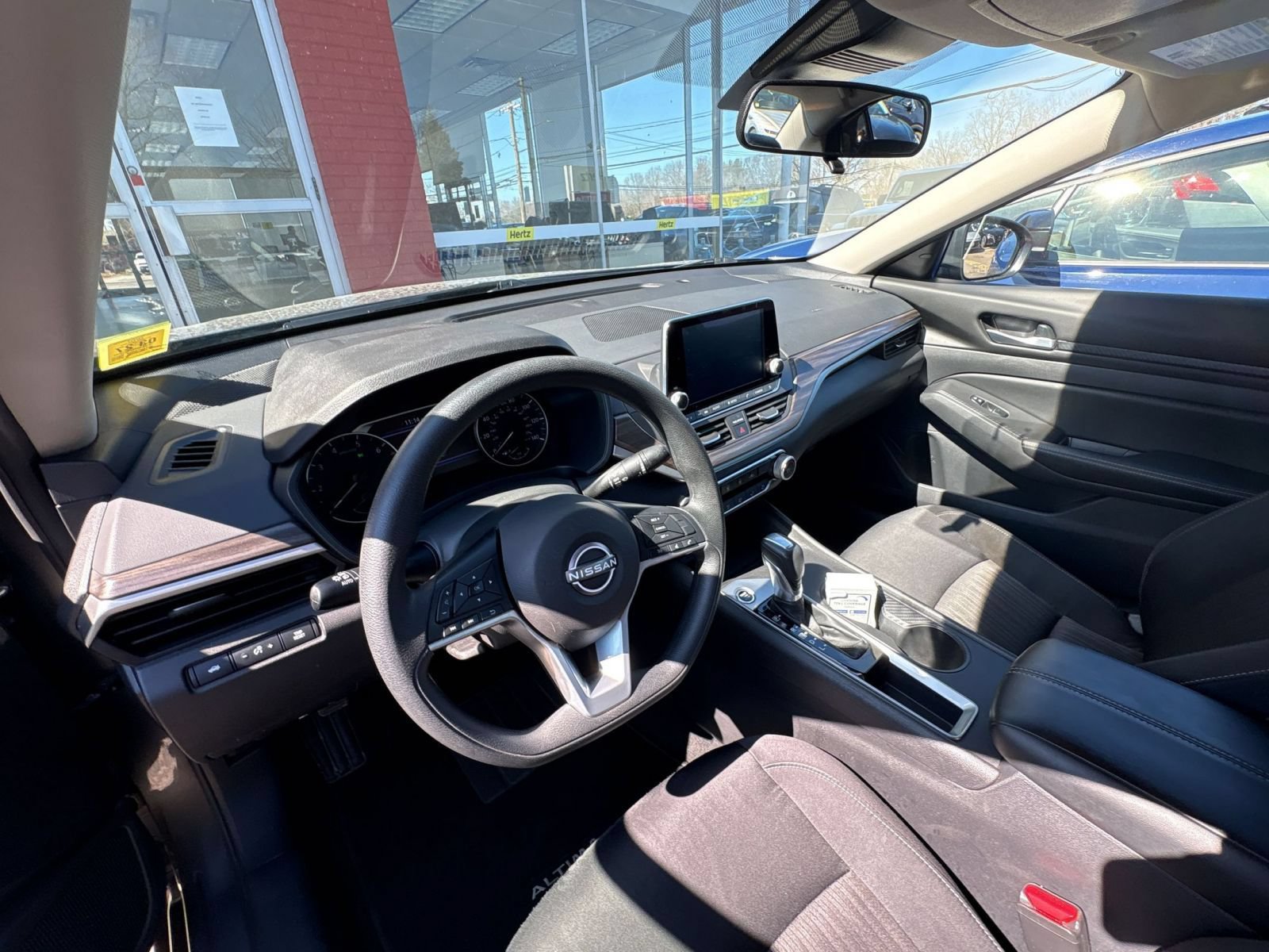 2025 Nissan Altima SV - Photo 13