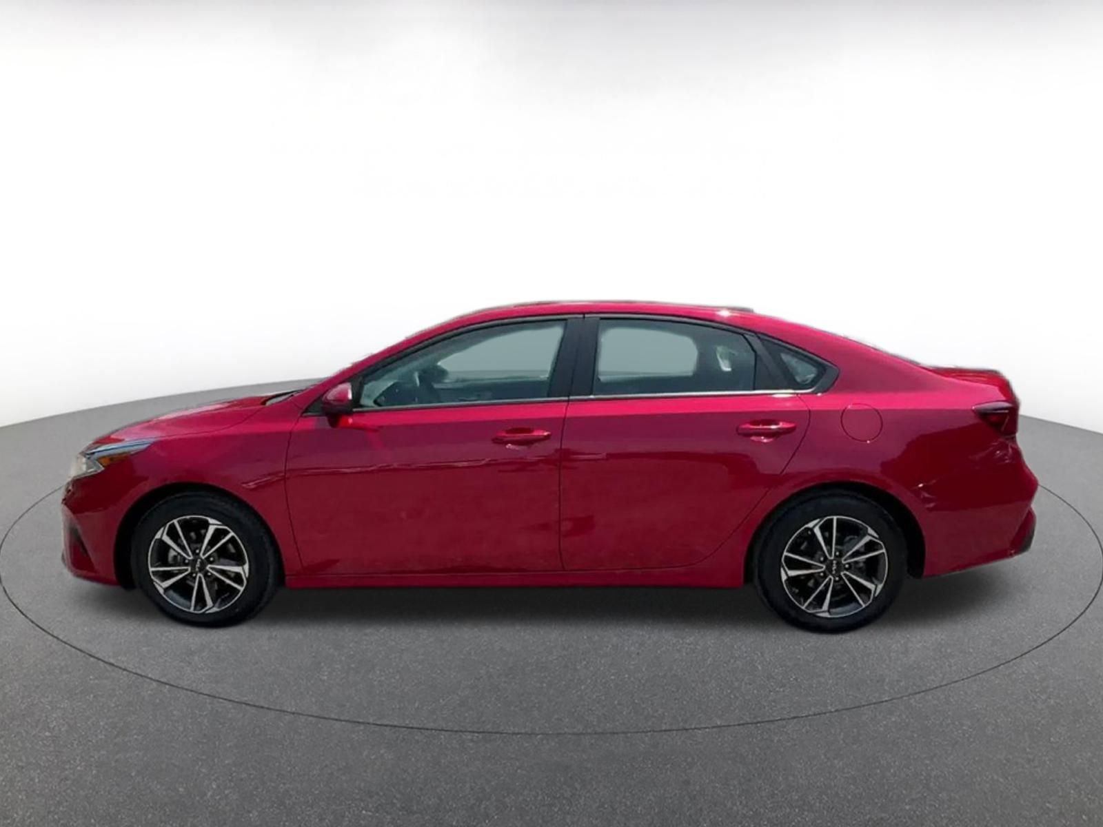 Thumbnail: 2024 Kia Forte - 8