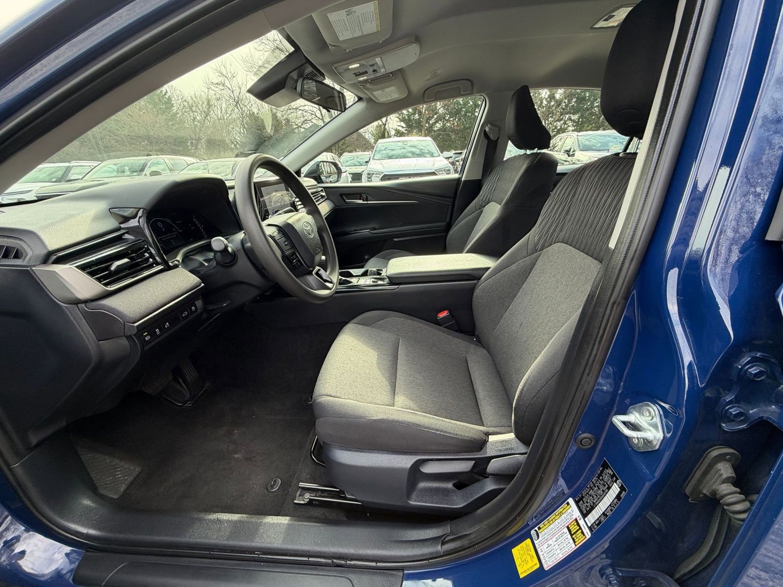 Thumbnail: 2025 Toyota Camry - 25