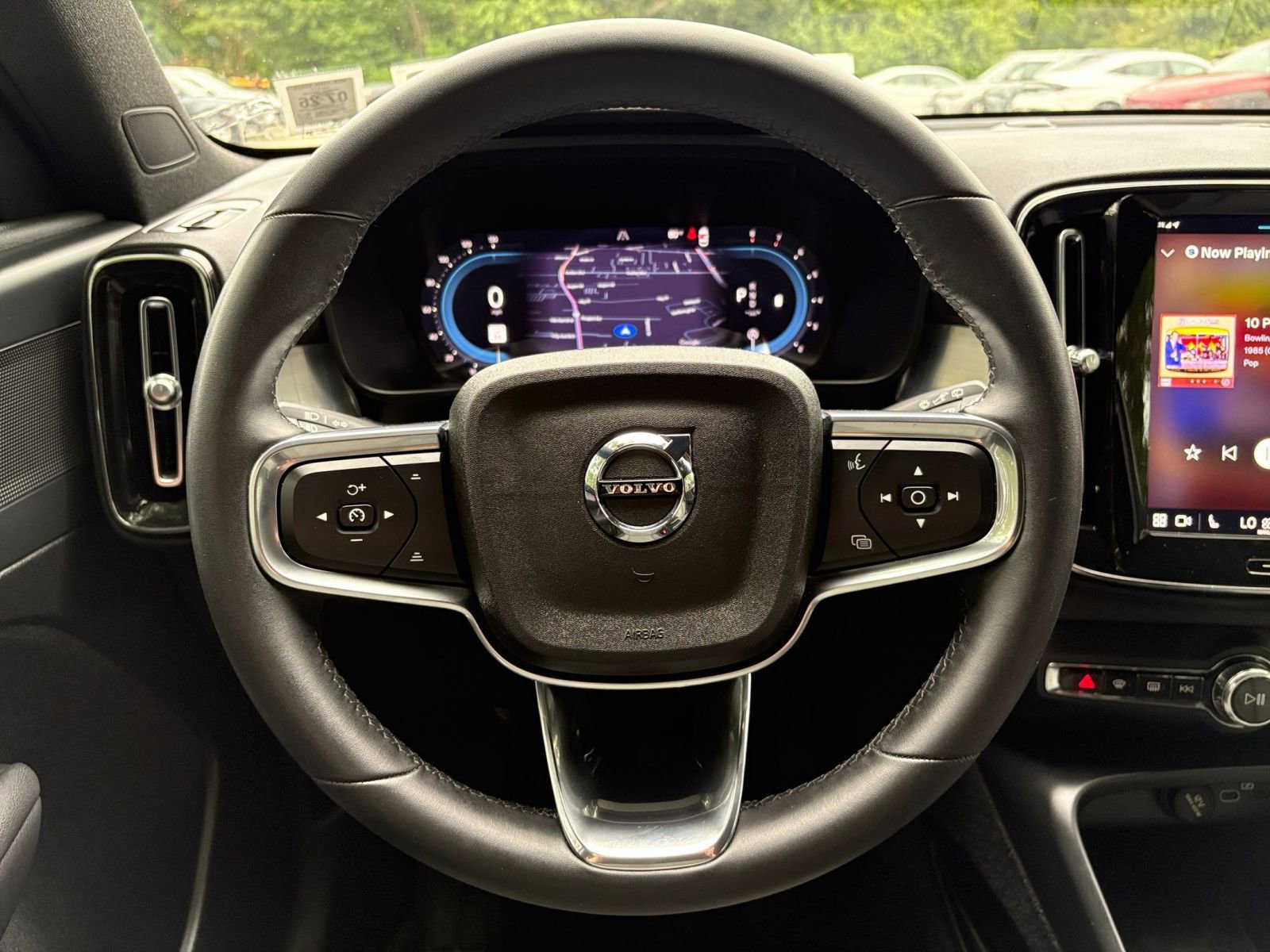 Thumbnail: 2024 Volvo XC40 - 28