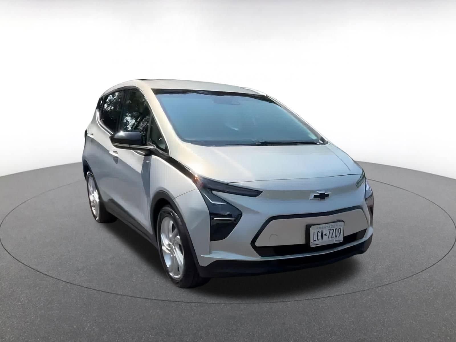 Thumbnail: 2023 Chevrolet Bolt EV - 3
