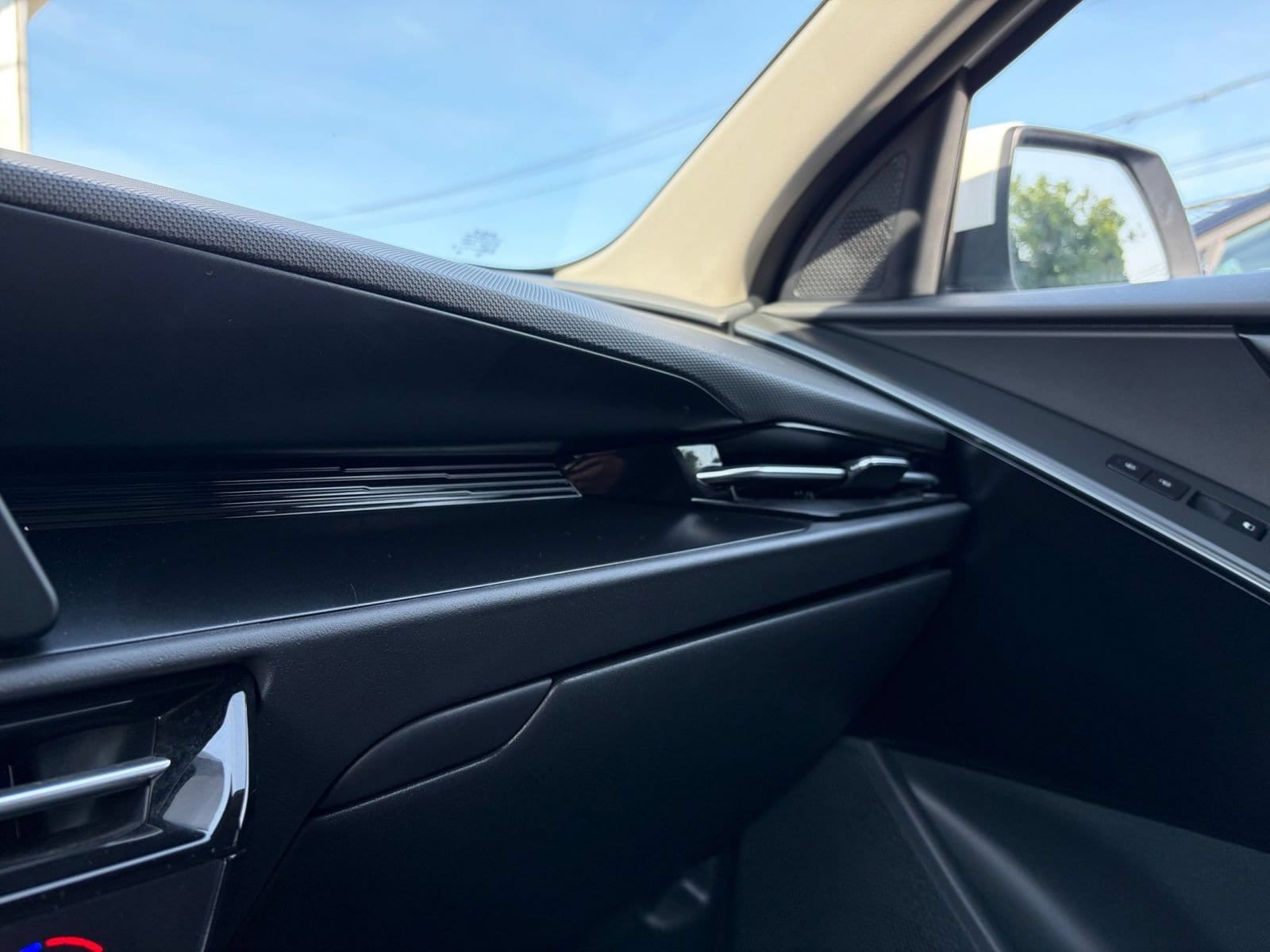 Thumbnail: 2026 Kia Niro - 28