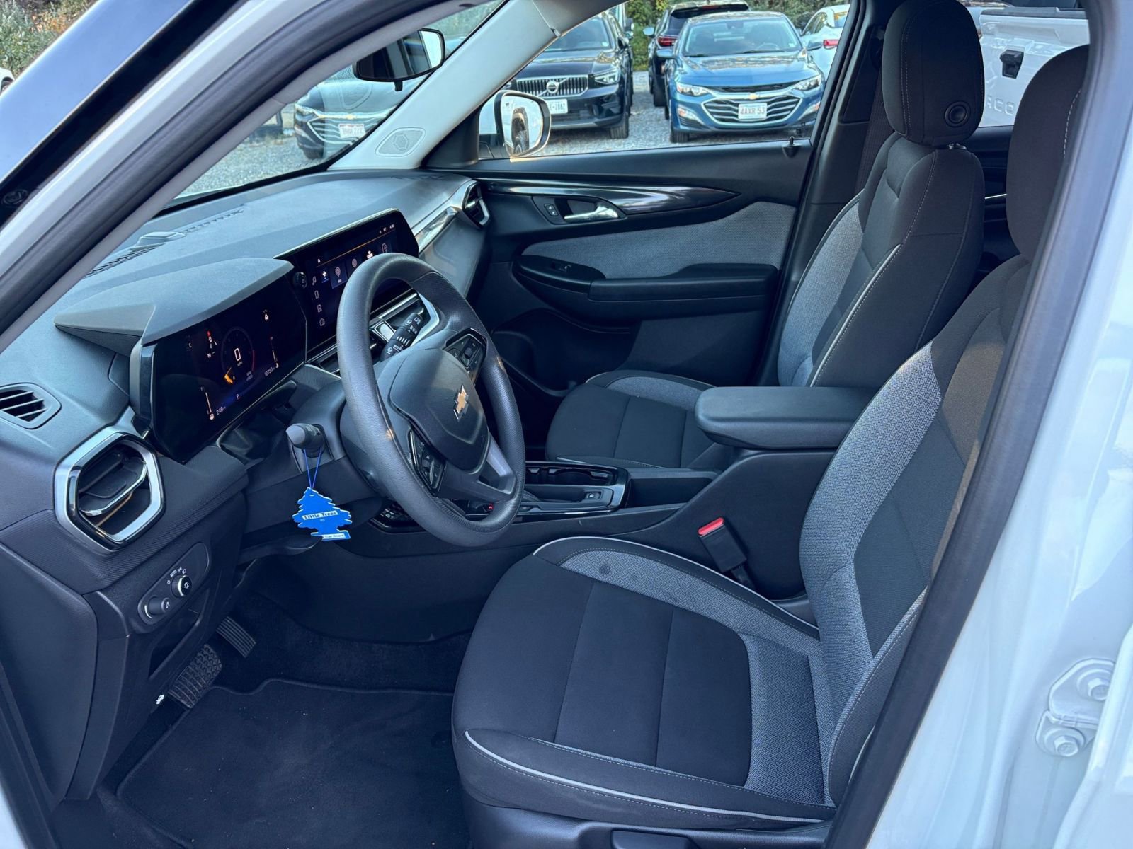 Thumbnail: 2025 Chevrolet TrailBlazer - 24