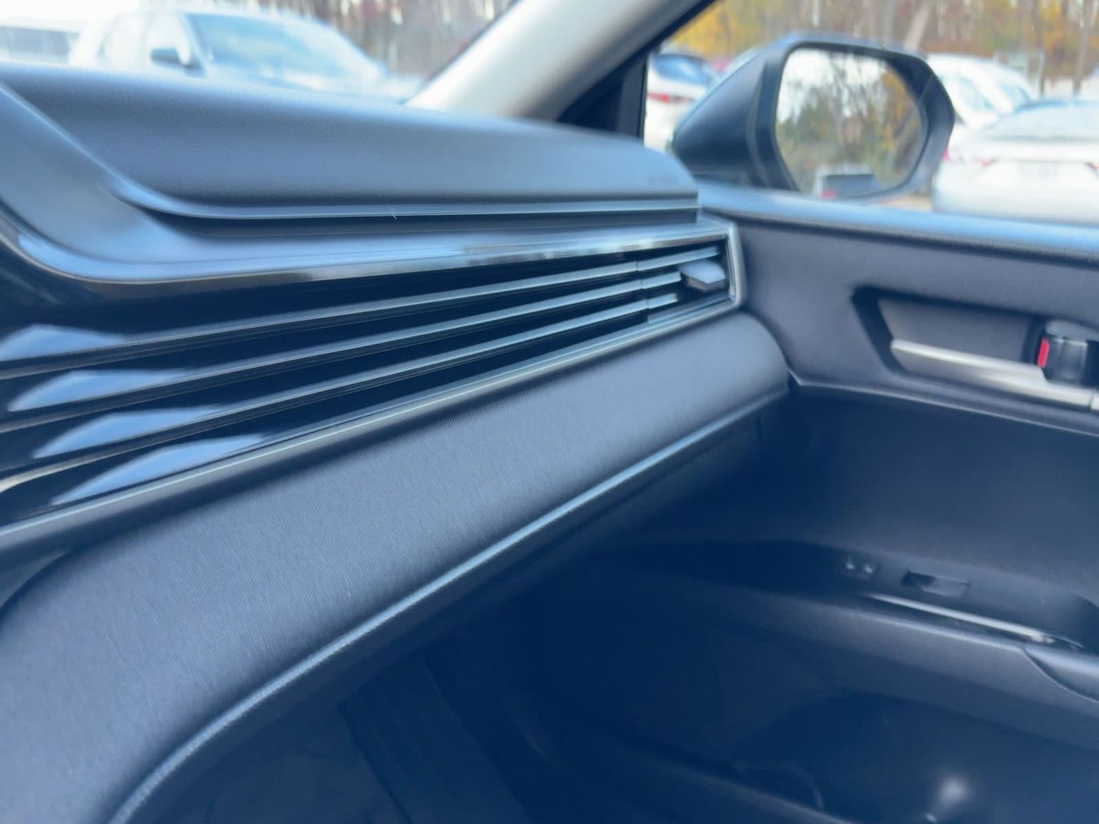 Thumbnail: 2025 Toyota Camry - 25