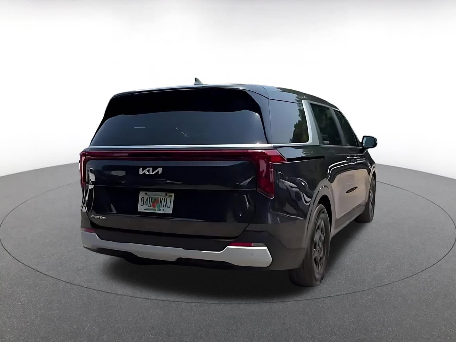 Thumbnail: 2026 Kia Carnival - 14