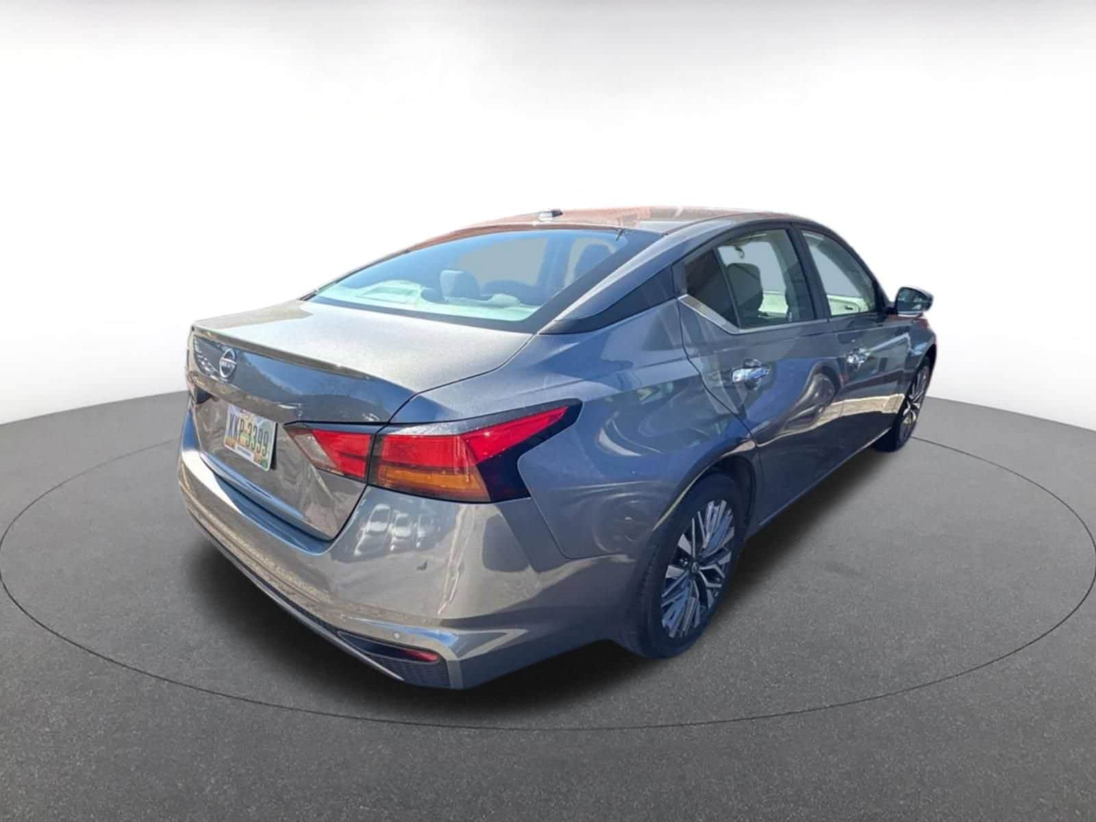 2025 Nissan Altima SV - Photo 8