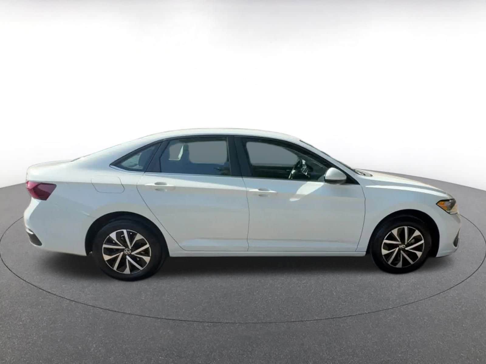 Thumbnail: 2024 Volkswagen Jetta - 16