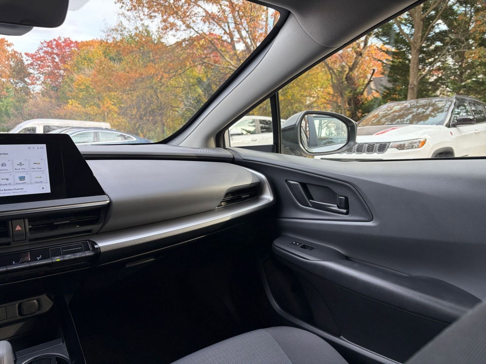 Thumbnail: 2025 Toyota Prius - 33