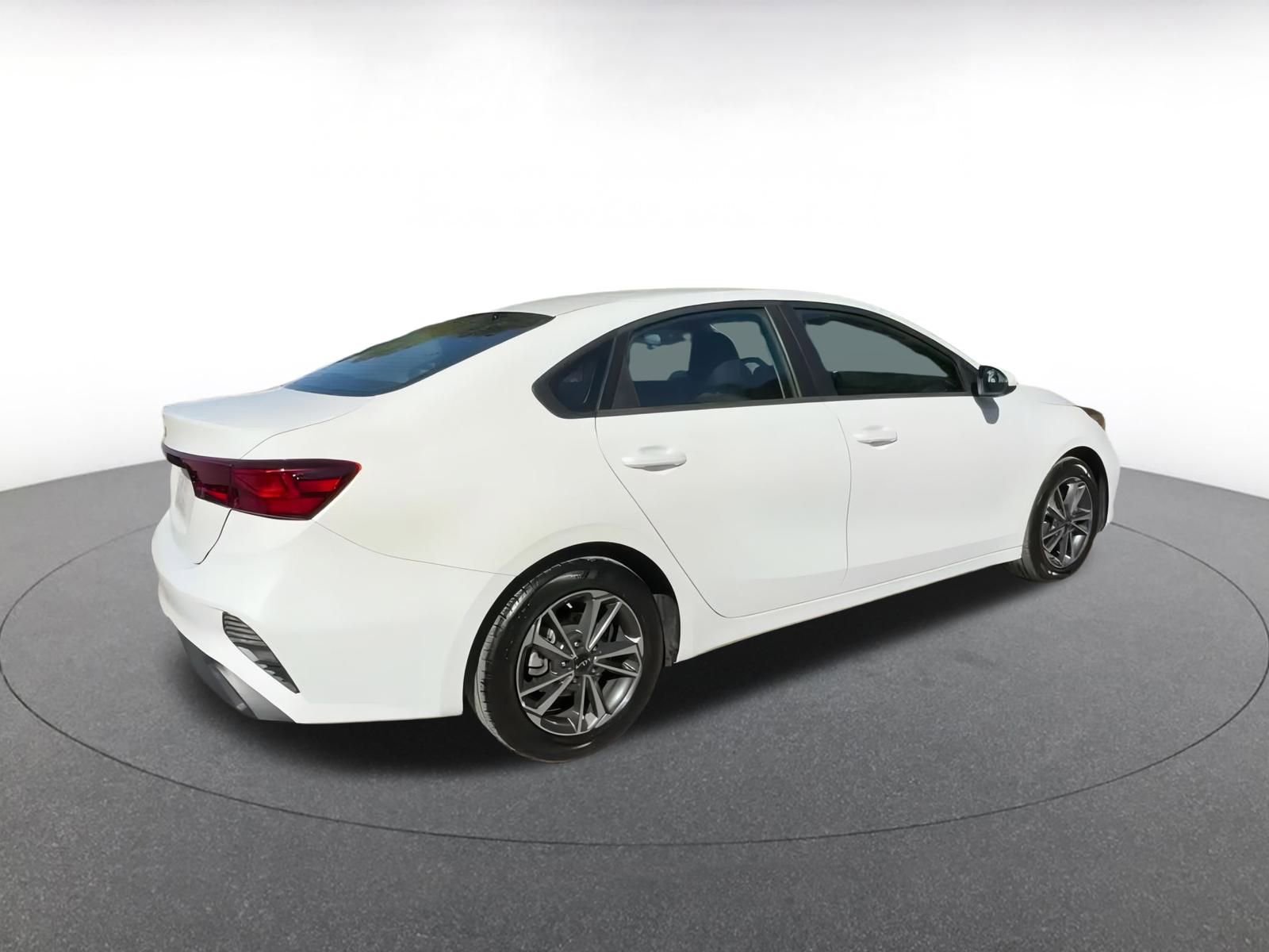 Thumbnail: 2024 Kia Forte - 15
