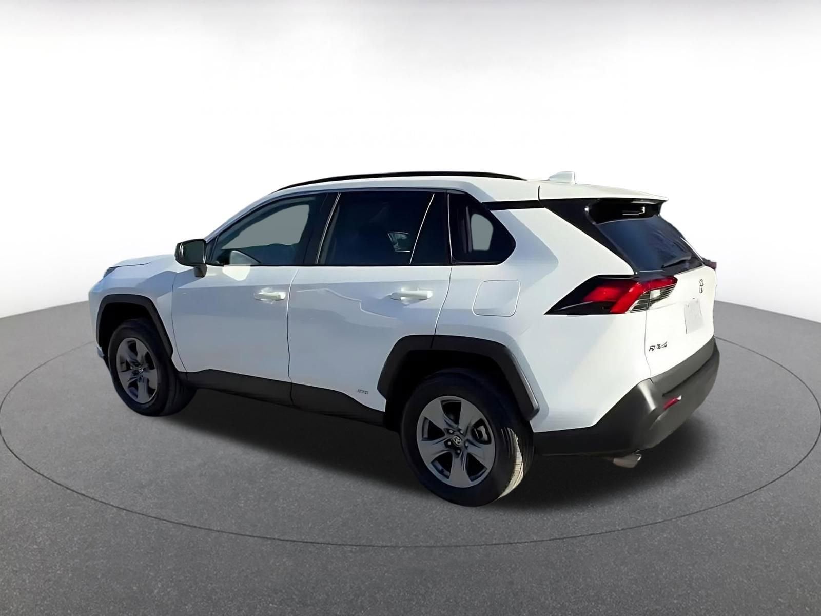 Thumbnail: 2025 Toyota RAV4 - 10