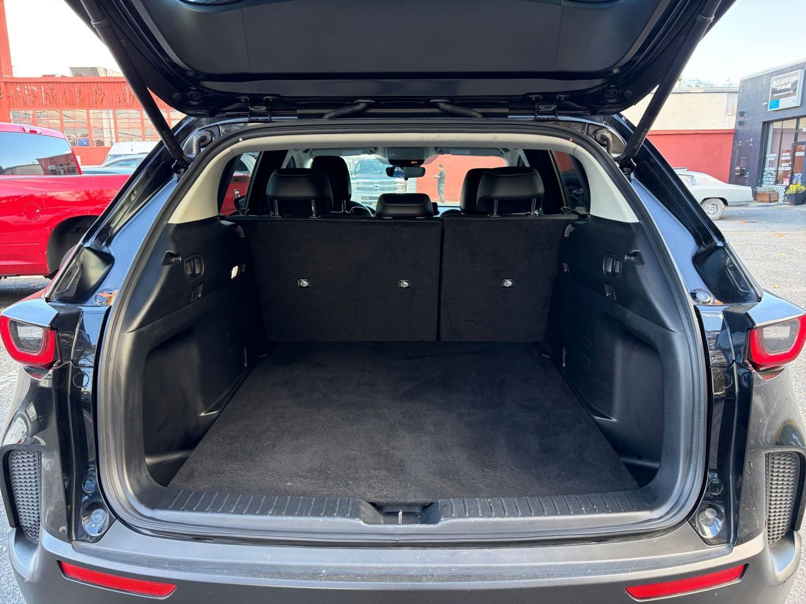 Thumbnail: 2025 Mazda CX-50 - 31