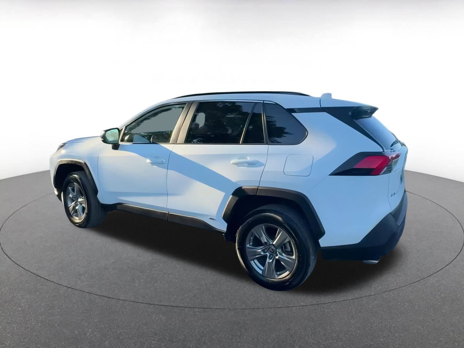 Thumbnail: 2024 Toyota RAV4 - 10