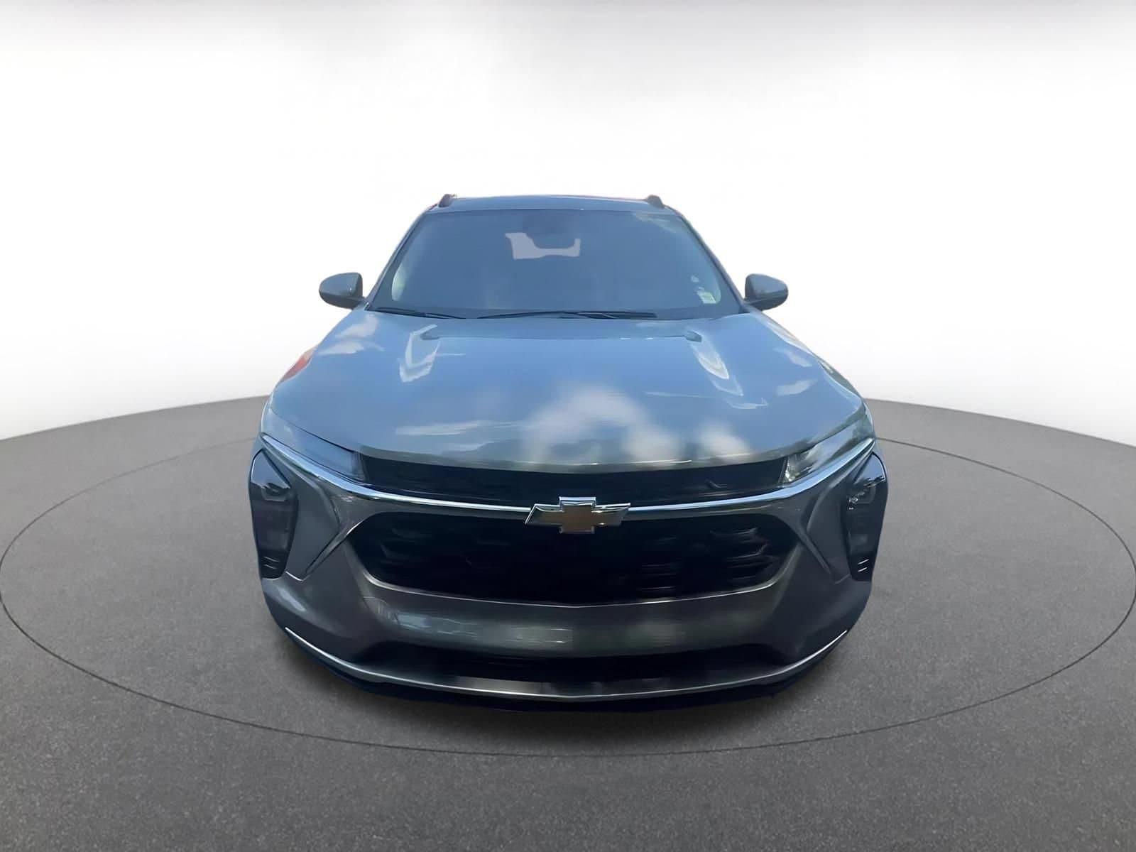 Thumbnail: 2025 Chevrolet Trax - 4