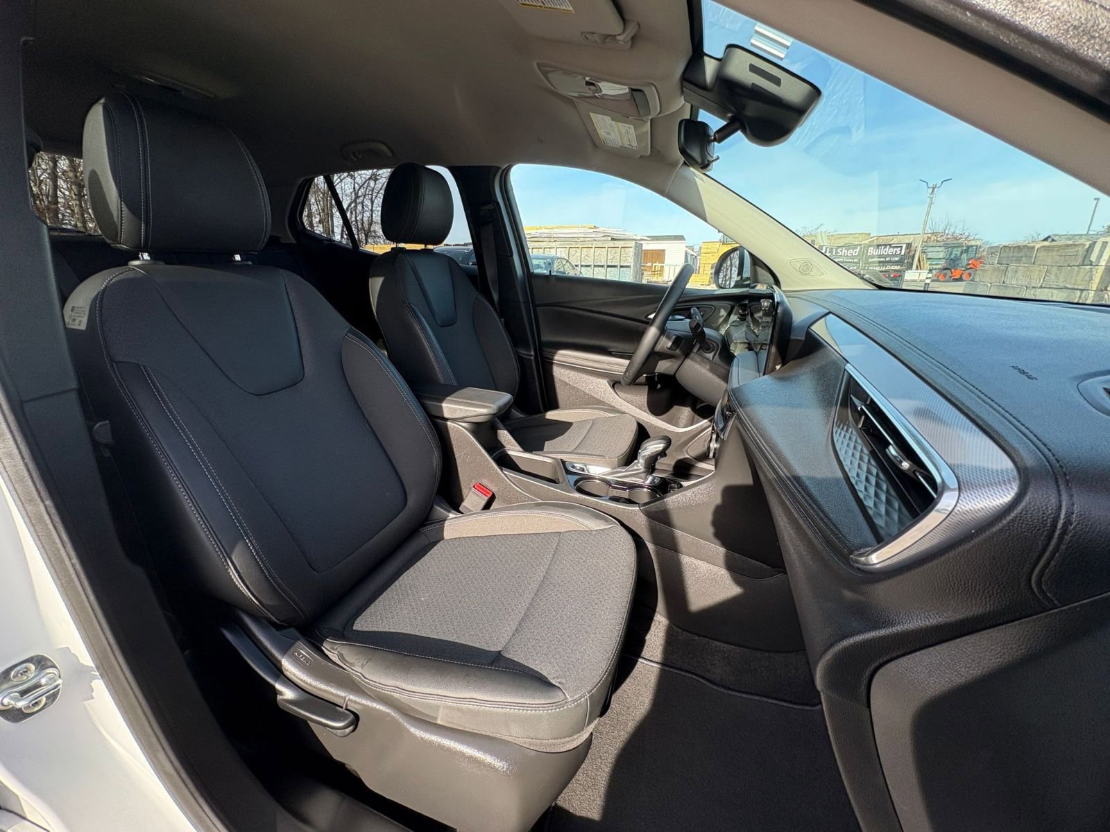 Thumbnail: 2025 Buick Encore GX - 34