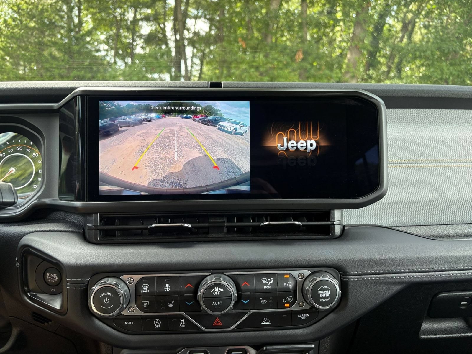 Thumbnail: 2025 Jeep Wrangler - 20