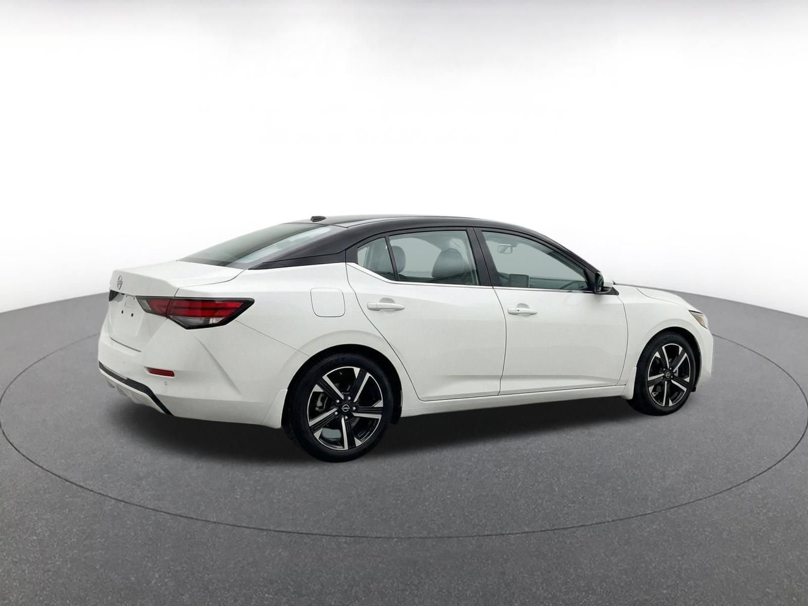 Thumbnail: 2025 Nissan Sentra - 9