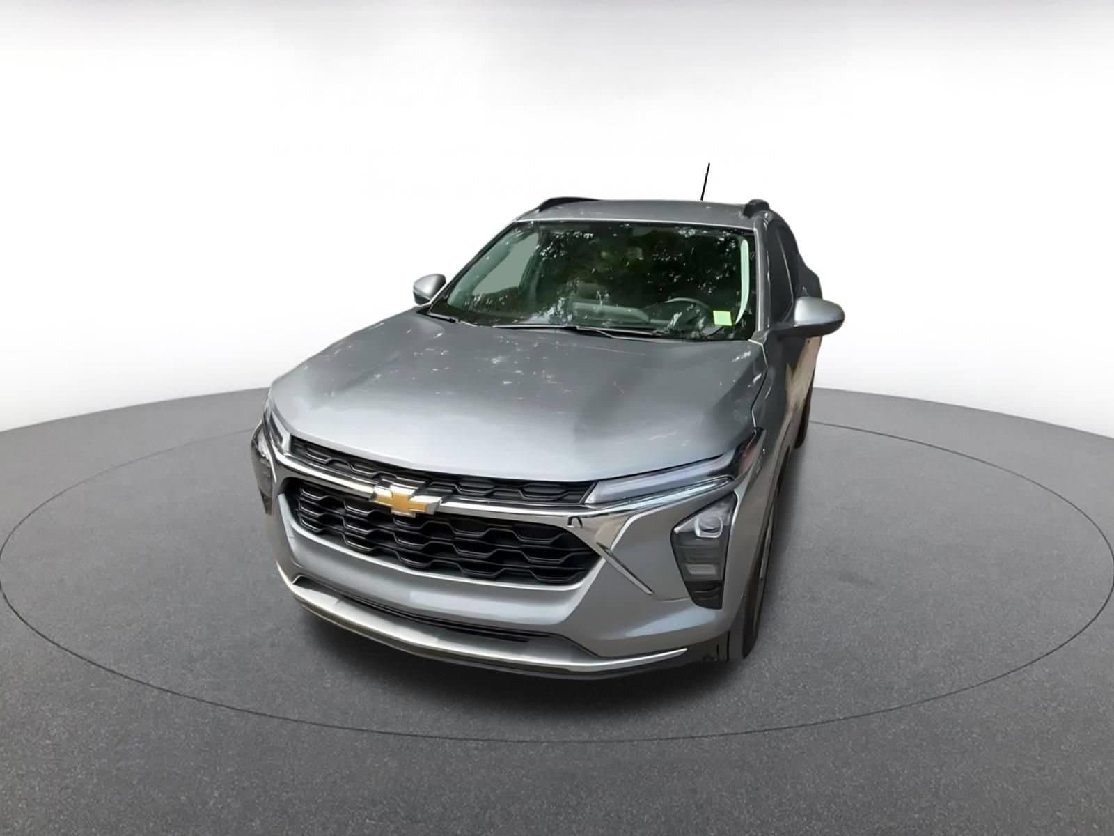 Thumbnail: 2025 Chevrolet Trax - 4