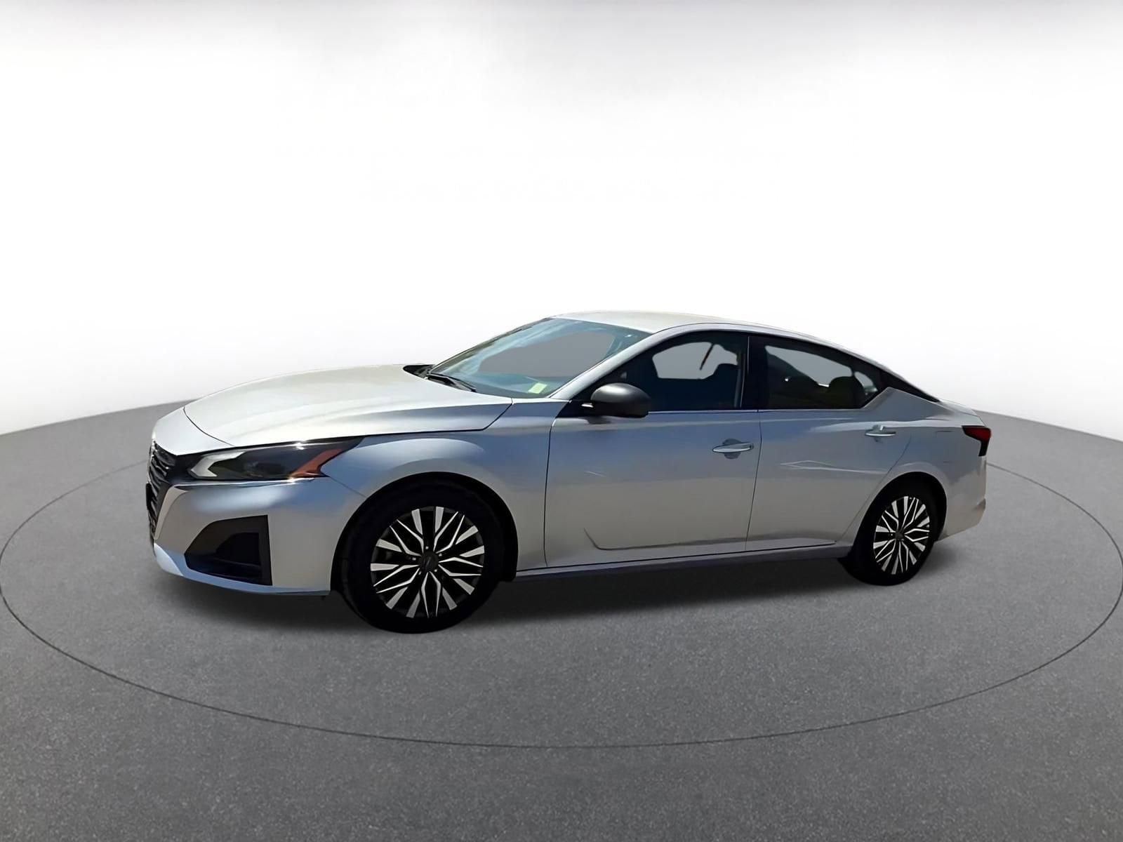 Thumbnail: 2025 Nissan Altima - 8