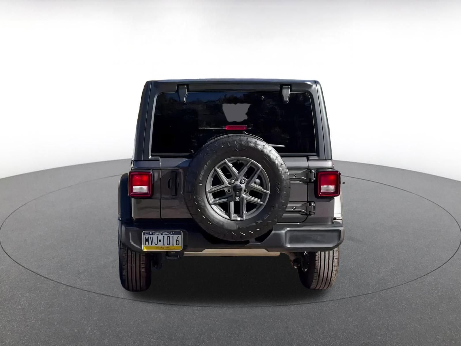 Thumbnail: 2025 Jeep Wrangler - 15