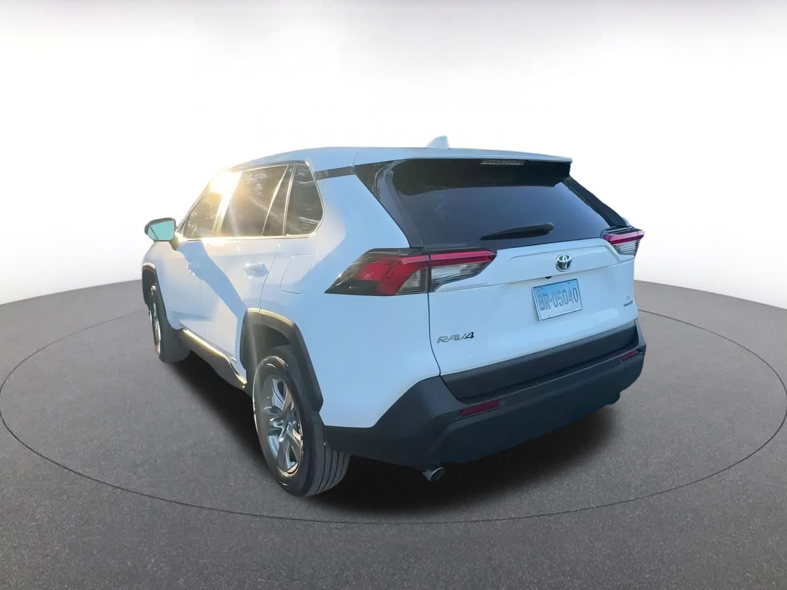 Thumbnail: 2024 Toyota RAV4 - 11